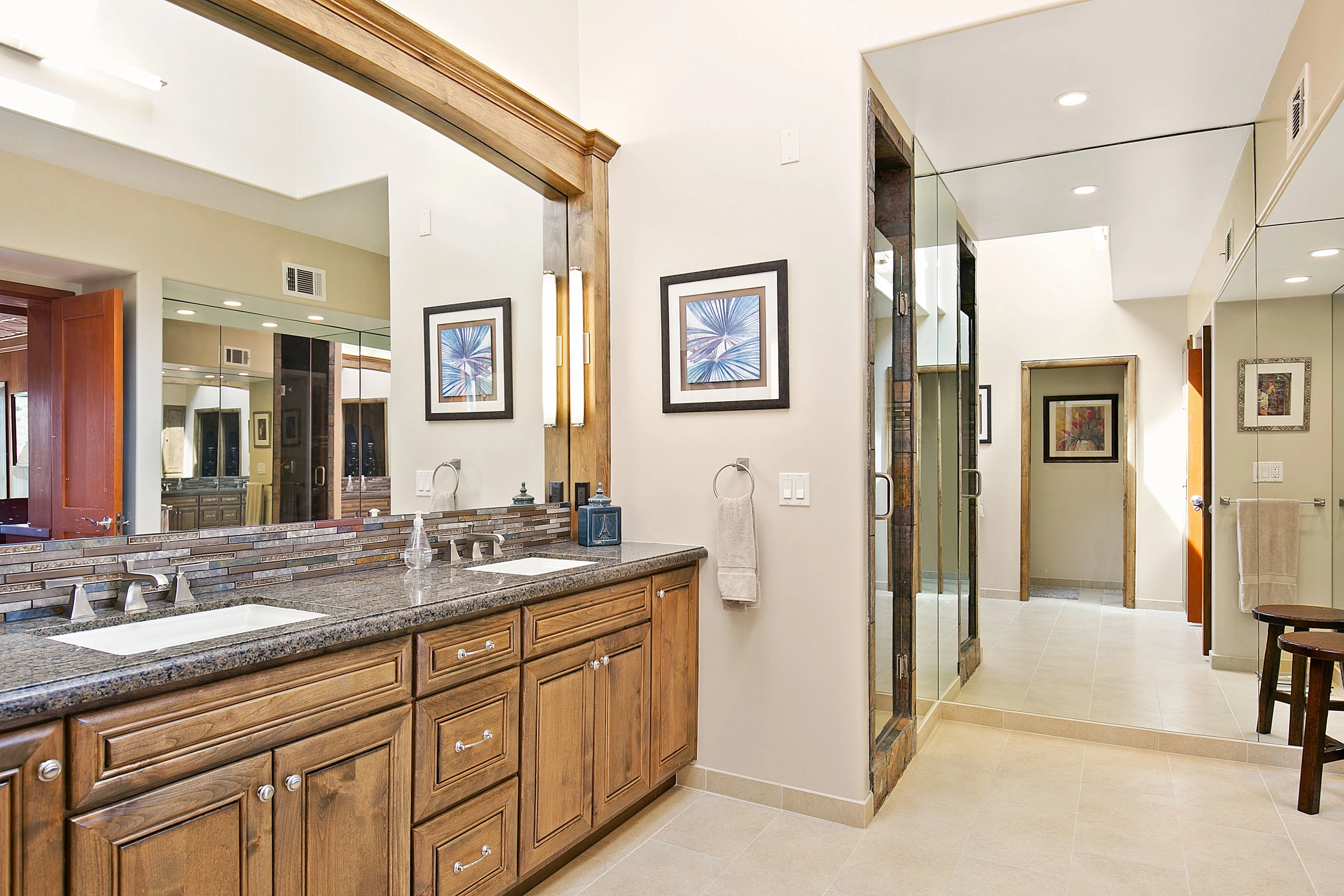 166 Middle Terrace, Avalon, Santa Catalina Island, California 90704 - 166-middle-terrace-santa-catalina-island-avalon-california18_zwhhmq