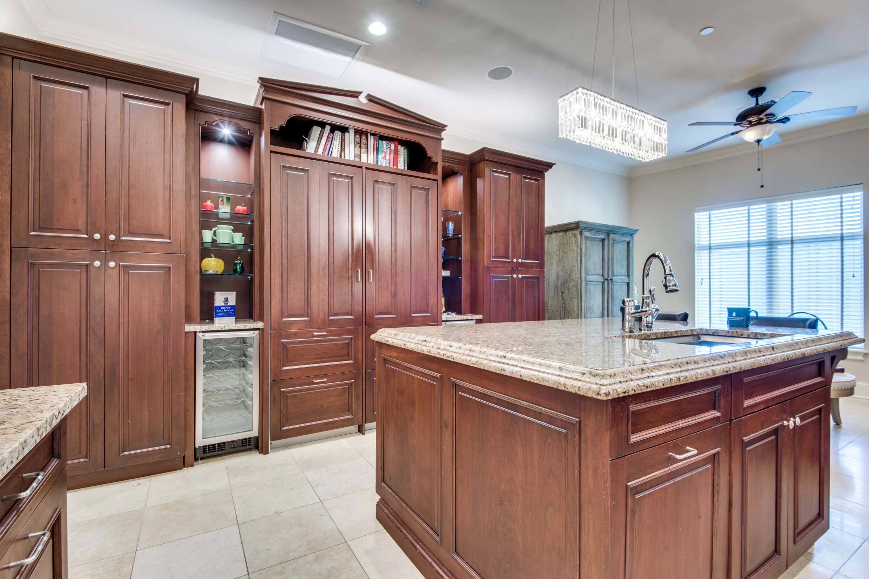 2555 North Pearl Street, #202, Ritz-Carlton Residences, Dallas, Texas 75201 - 2555-north-pearl-street-dallas-texas_12_gb7bgs
