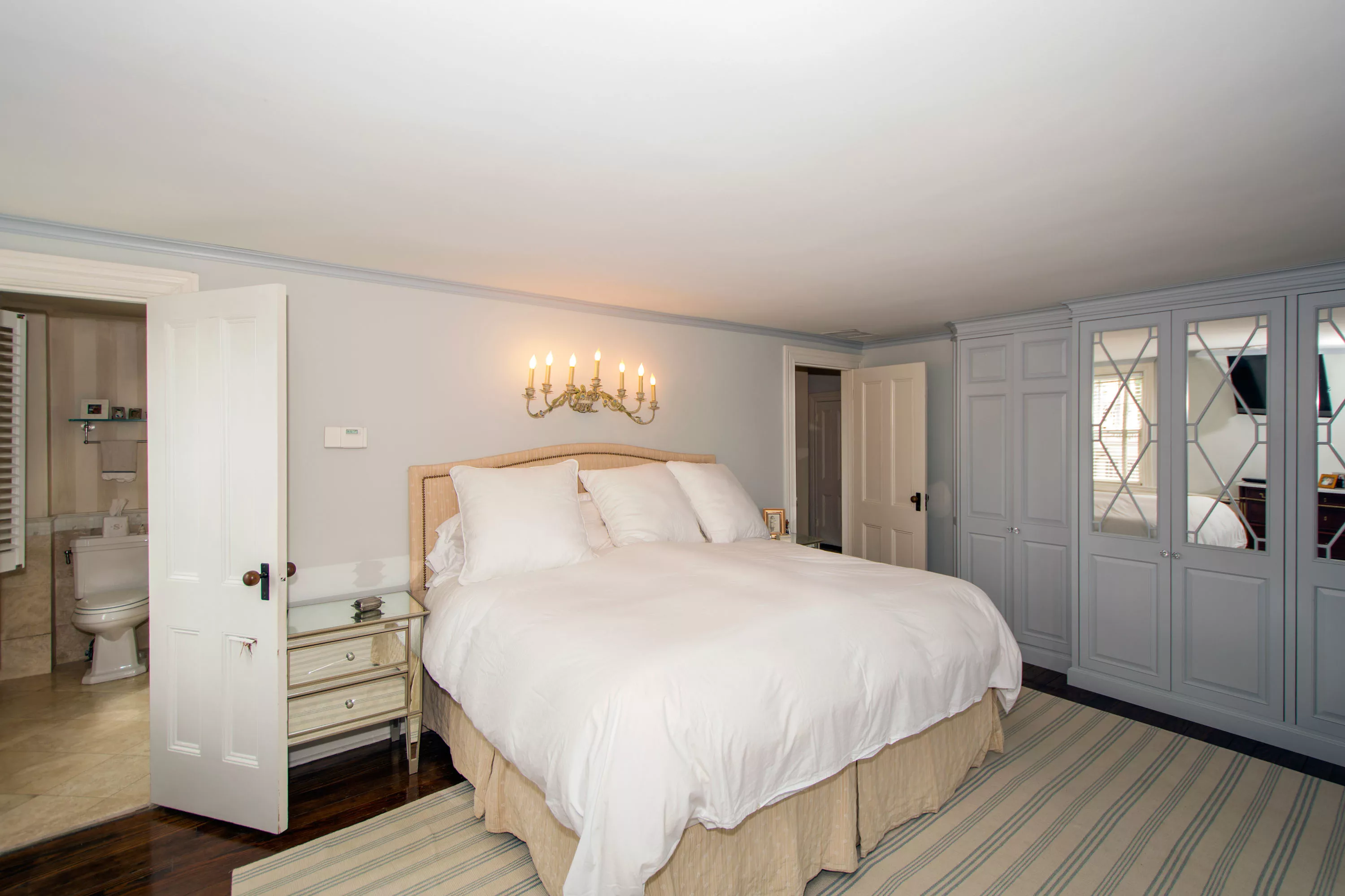 14 Halsey Ave, Westhampton Beach, New York 11978 - 14-halsey-ave-westhampton-beach-ny-19-13-14-56-5656_utsjfr