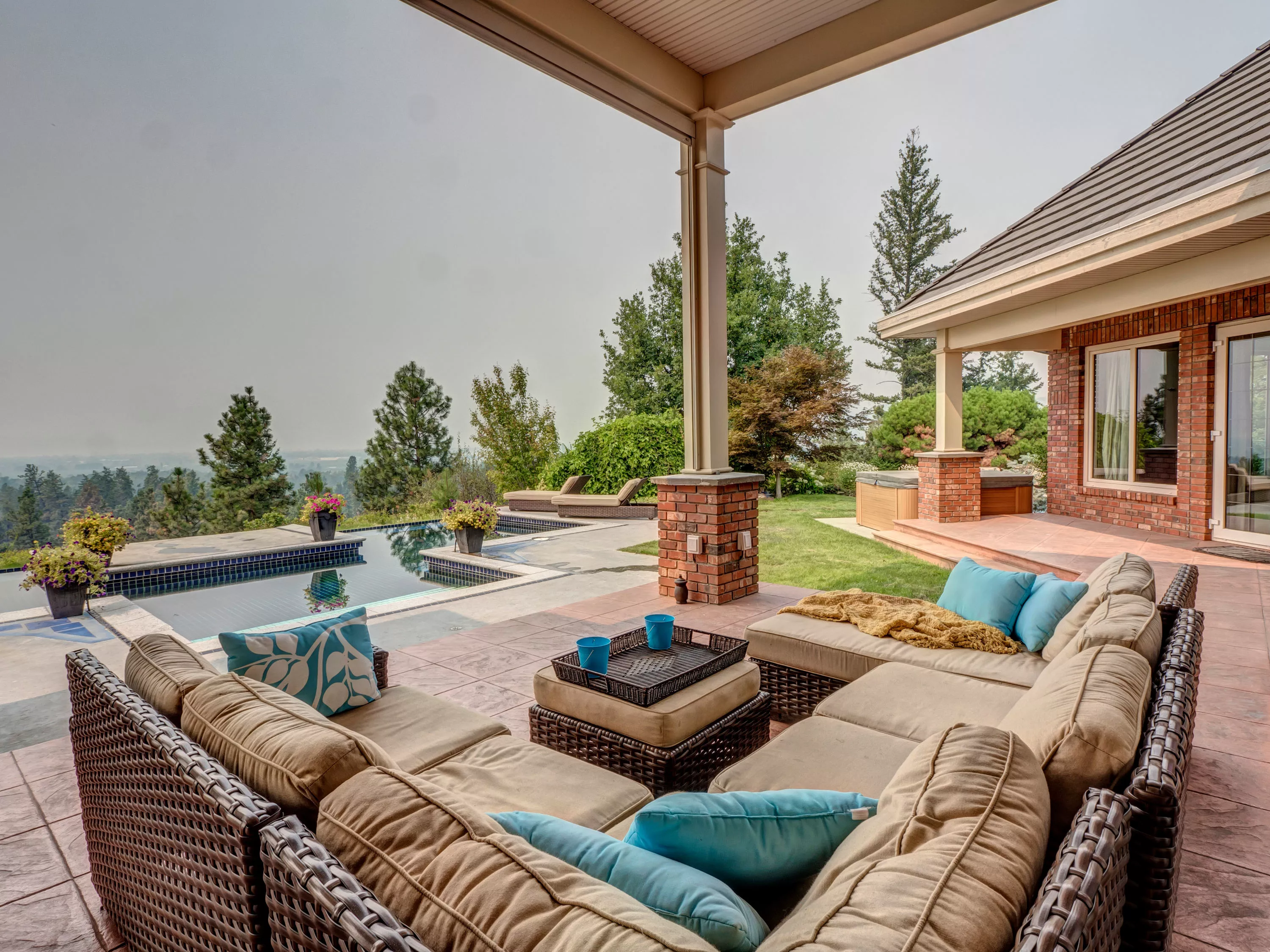 2830 East Kelowna Road, Kelowna, British Columbia V1W 4H5, Canada - 2830-east-kelowna-road-east-kelowna-british-columbia-canada_26_wnyypk