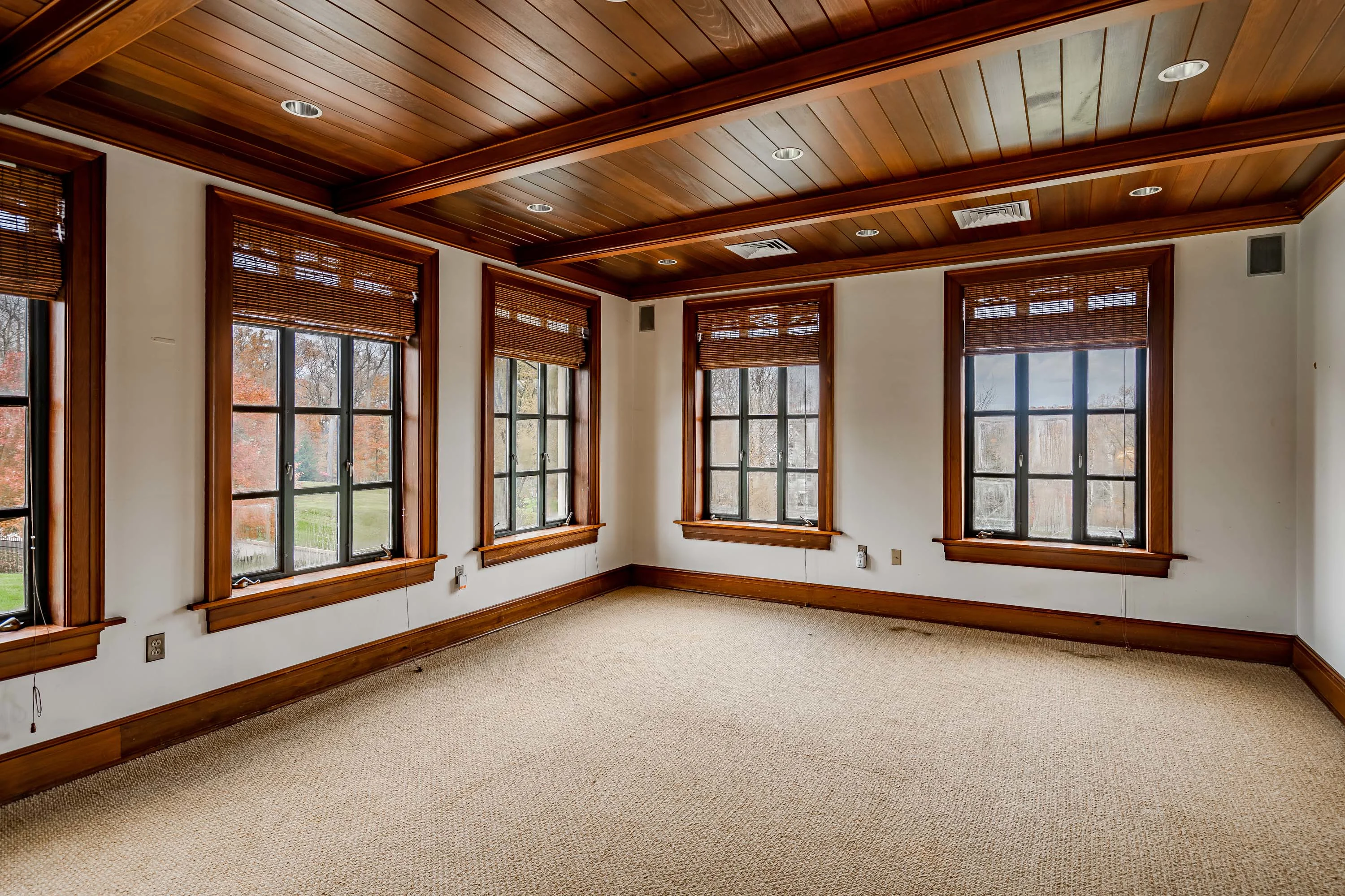 100 Springhouse Lane, Near Philadelphia, Pennsylvania 19073  - 100-springhouse-lane-newtown-square-pennsylvania26_zgo8pw