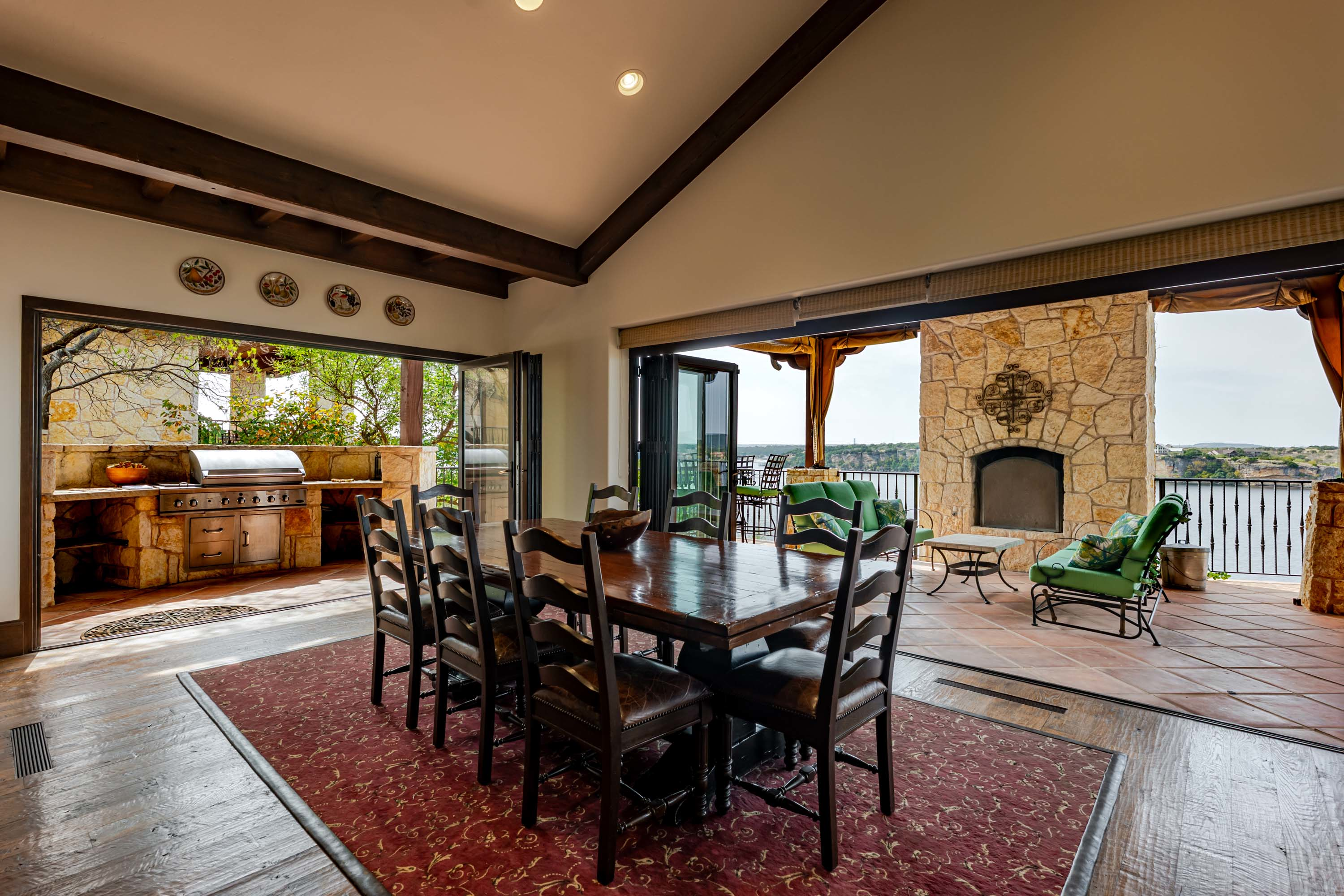 4.7 1011 Lakeview Point Drive - Luxury Real Estate - Concierge Auctions