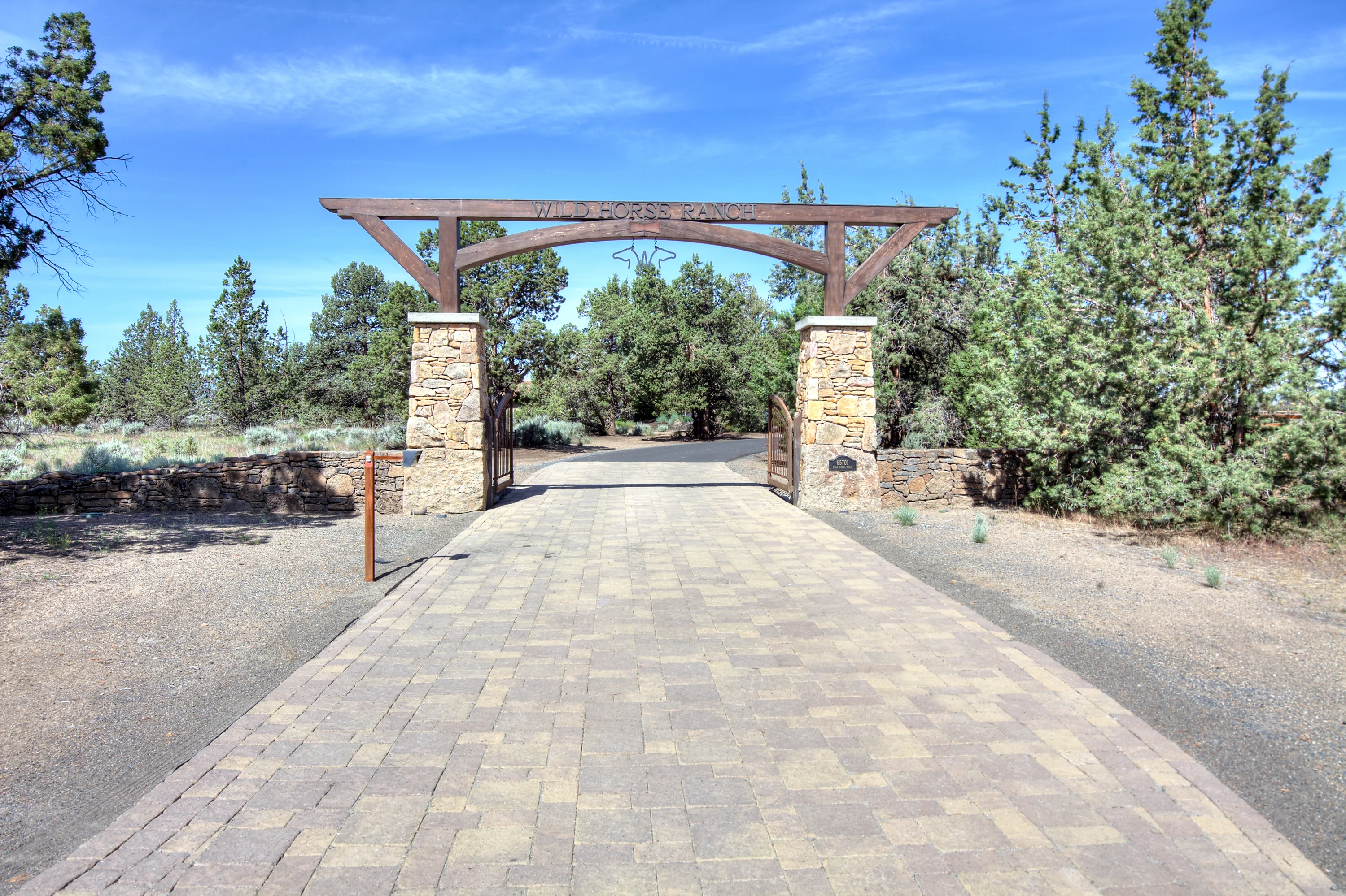65701 Wild Horse Trail, Bend, Oregon 97701 - wild-horse-ranch-bend-oregon02_ufcyl0