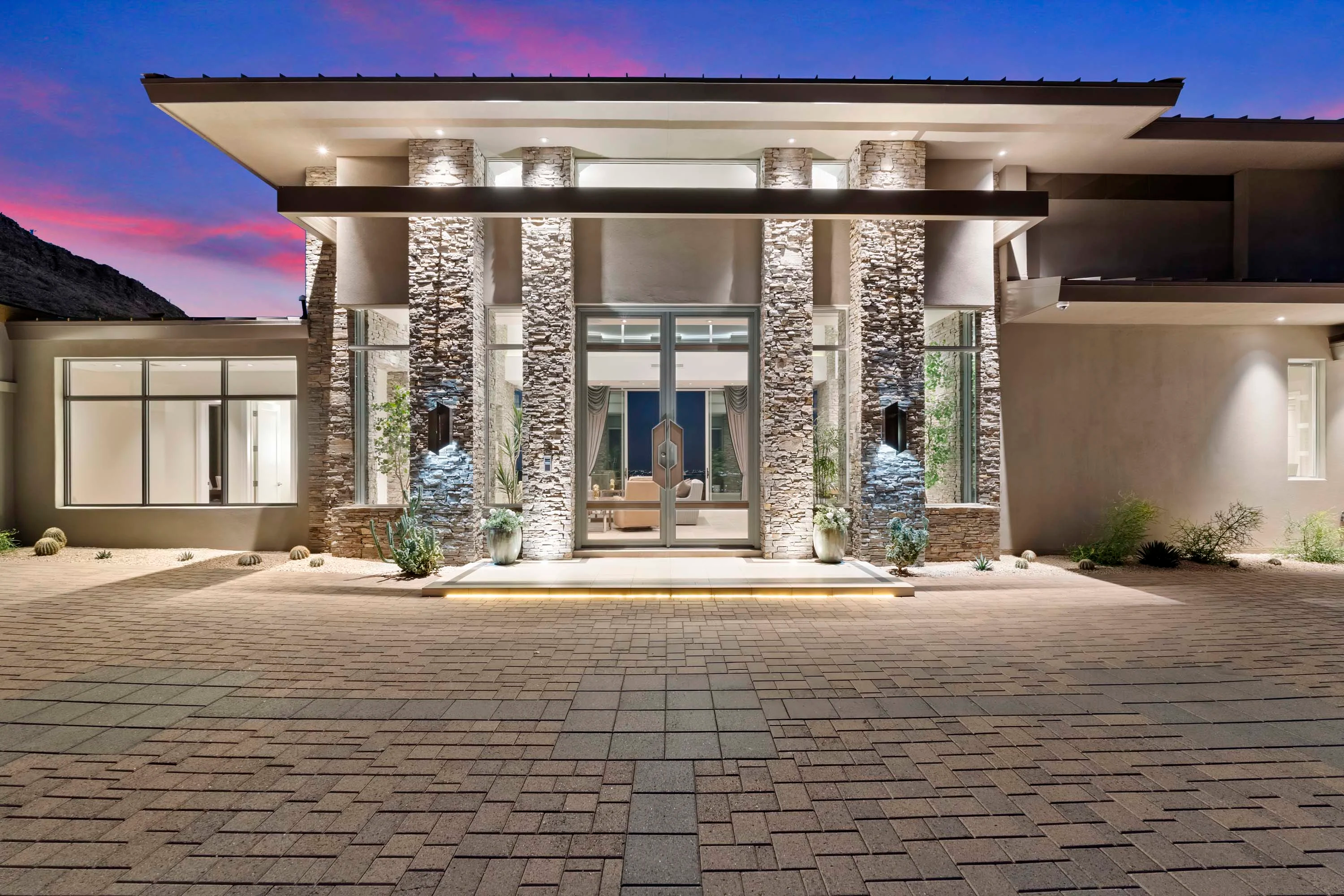 9820 East Thompson Peak Parkway, #629, Scottsdale, Arizona 85255 - 8_-_001-Front_of_Home_oaufks