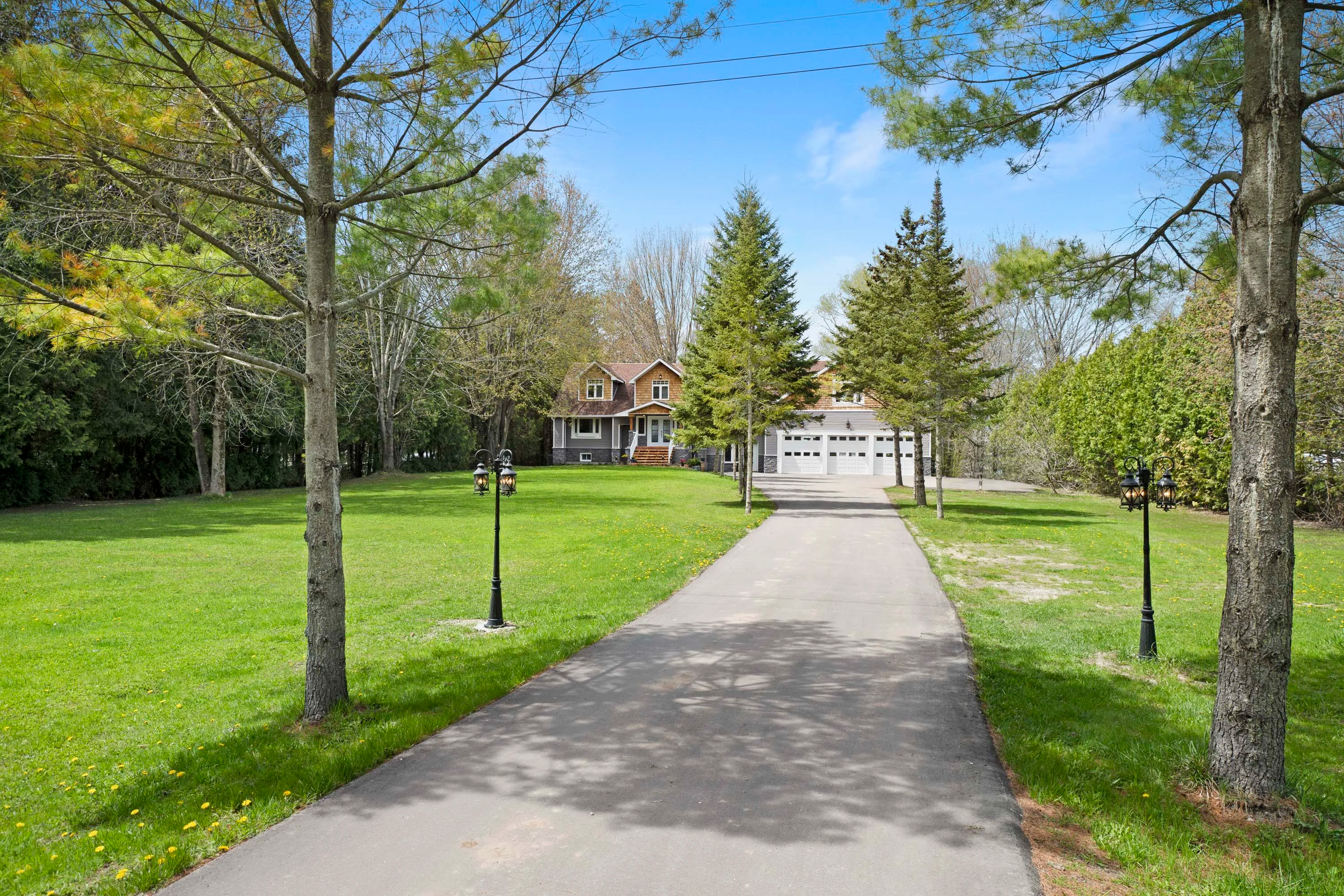 4136 McRae Park Road, Near Toronto, Ontario L3V 0S2, Canada - 4136-mcrae-park-road-ramara-ontario-canada02_lqjqwy