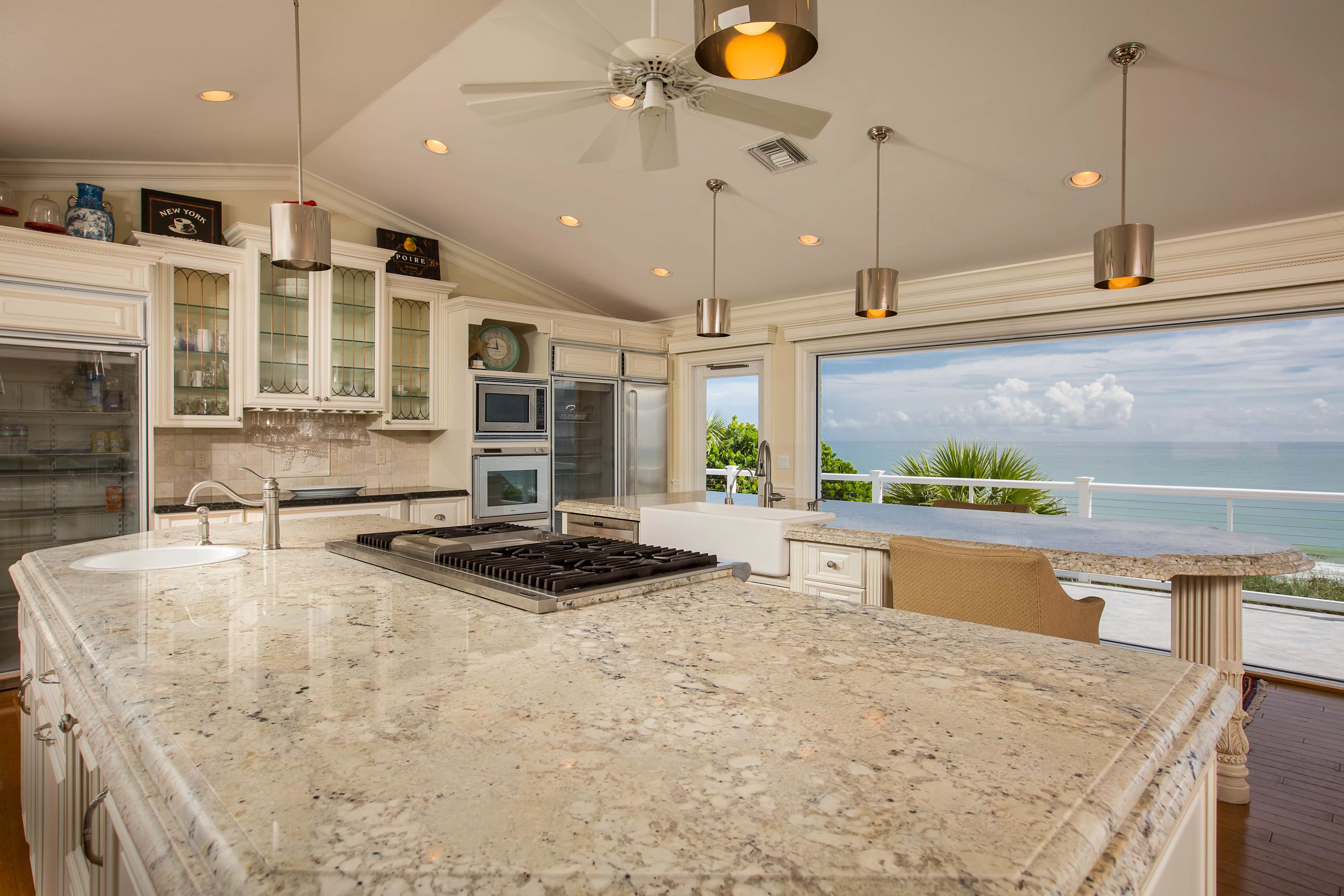 908 Holoma Drive, Vero Beach, Florida 32963 - 908-holoma-drive-vero-beach-florida09_biqedy
