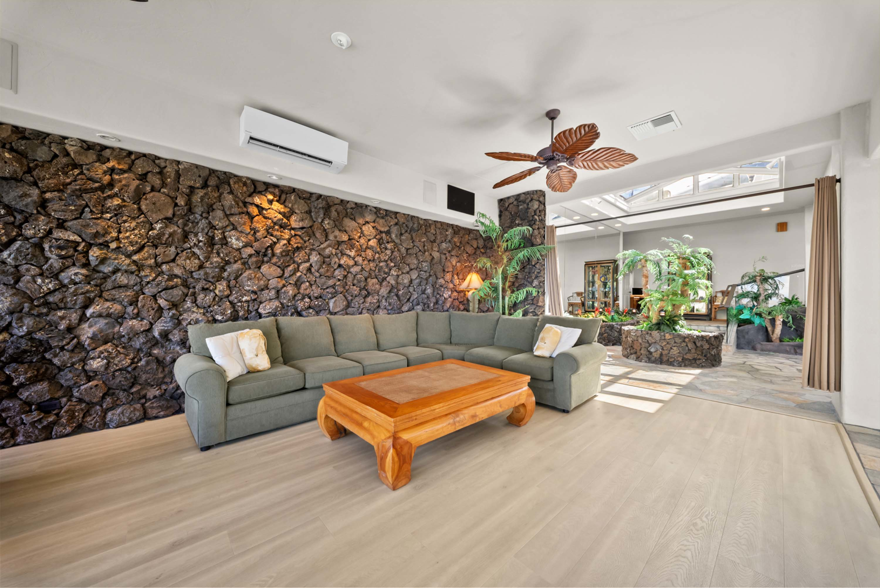 56 5163 and 5157 Lower Honoapiilani Rd, Lahaina, HI 96761 - Luxury Real Estate - Concierge Auctions