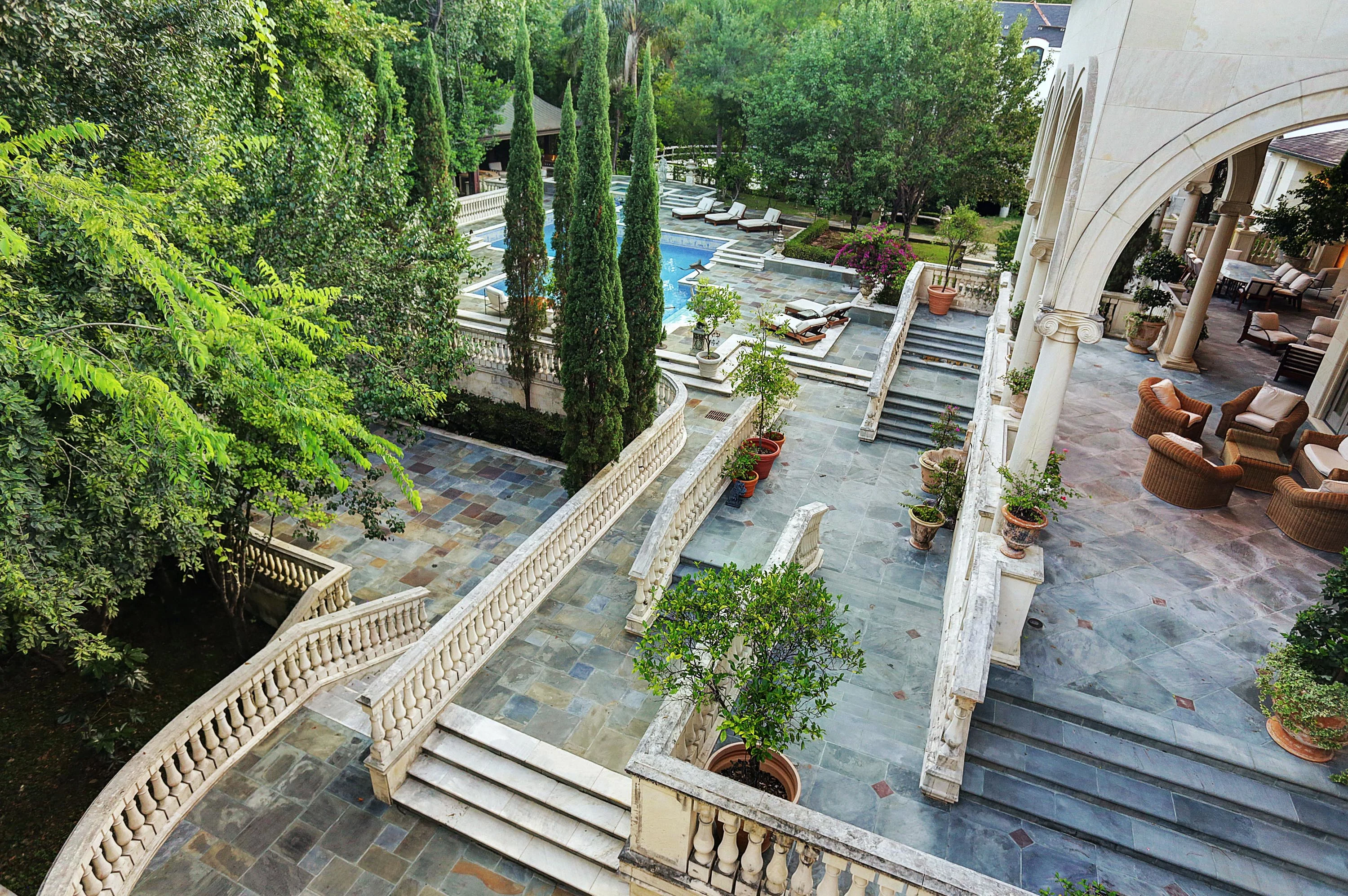 8823 Harness Creek Lane, Stablewood, Houston, Texas 77024 - 8823-harness-creek-lane-houston-texas32_zvhj72