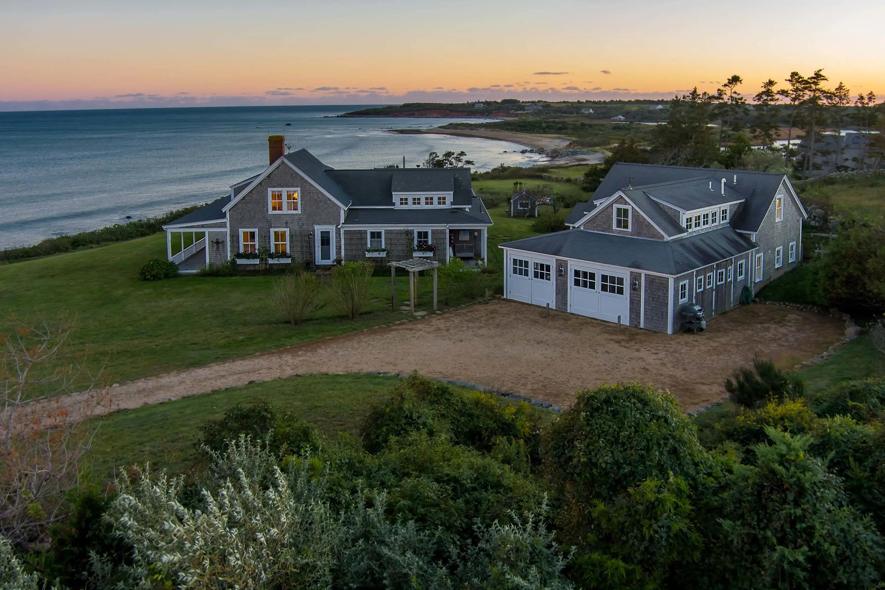 22 Quitsa Lane, Martha's Vineyard, Massachusetts 02535 - 22-quitsa-lane-chilmark-massachusetts_02_omxwdh