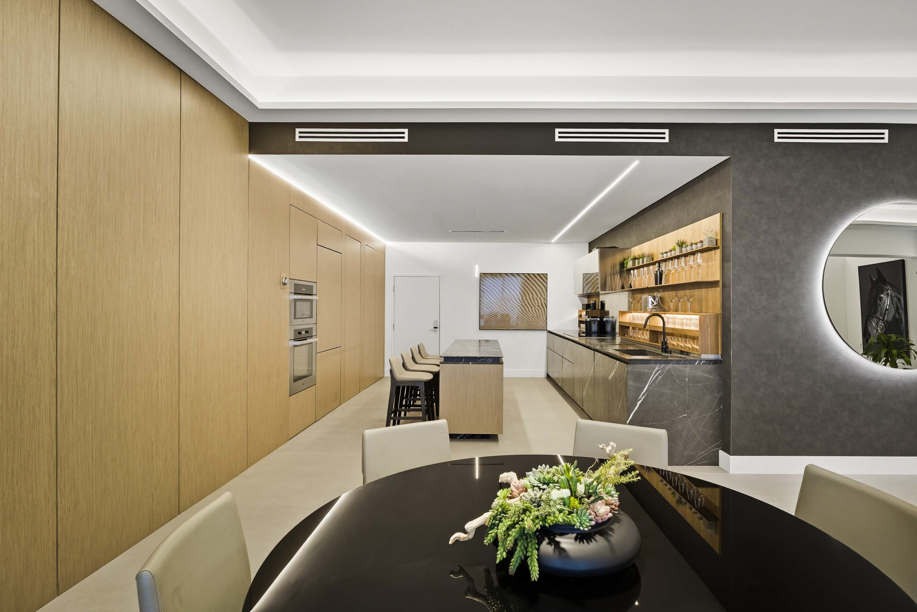 08 2301 Collins Ave Apt 1634 - Luxury Real Estate - Concierge Auctions