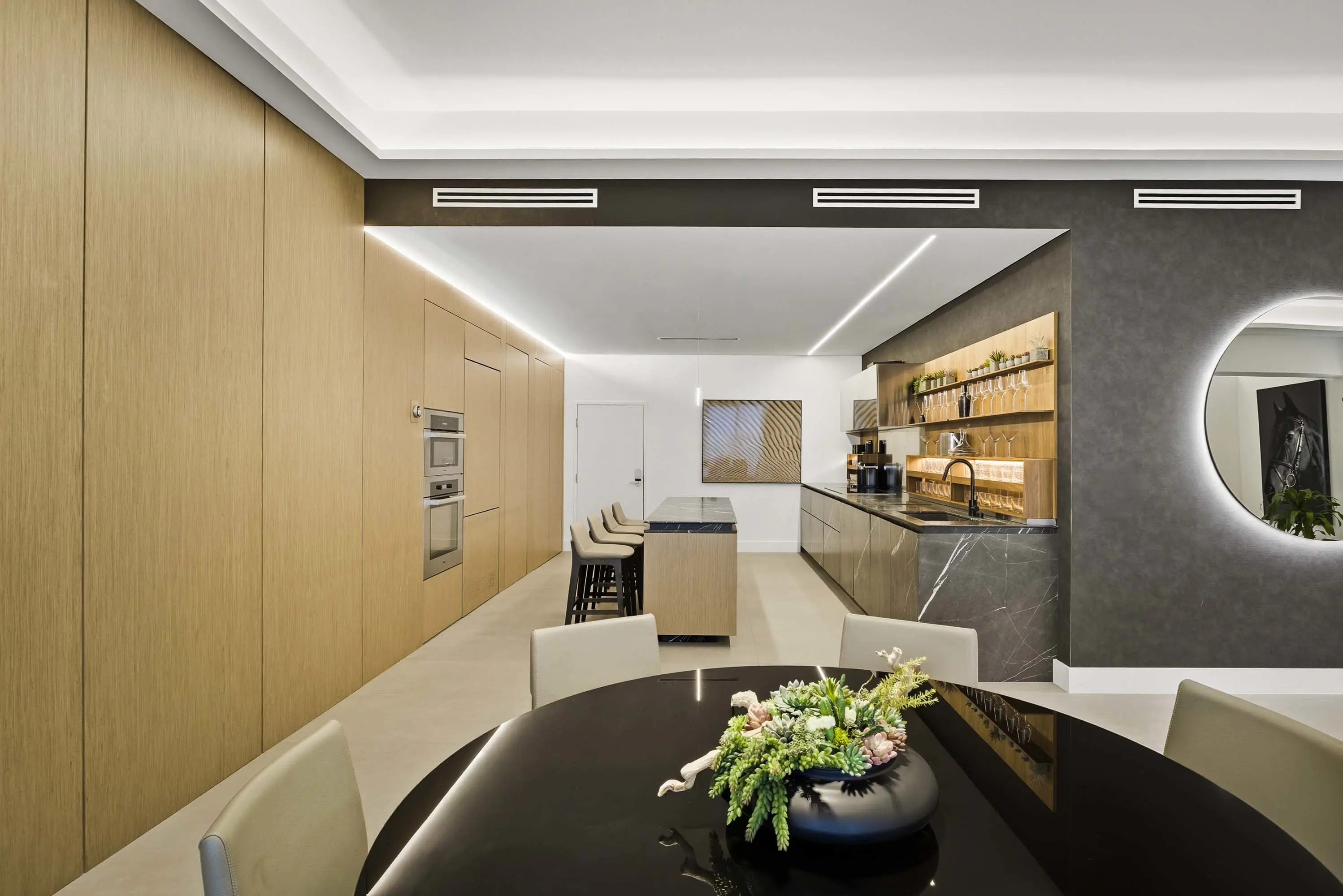 08 2301 Collins Ave Apt 1634 - Luxury Real Estate - Concierge Auctions