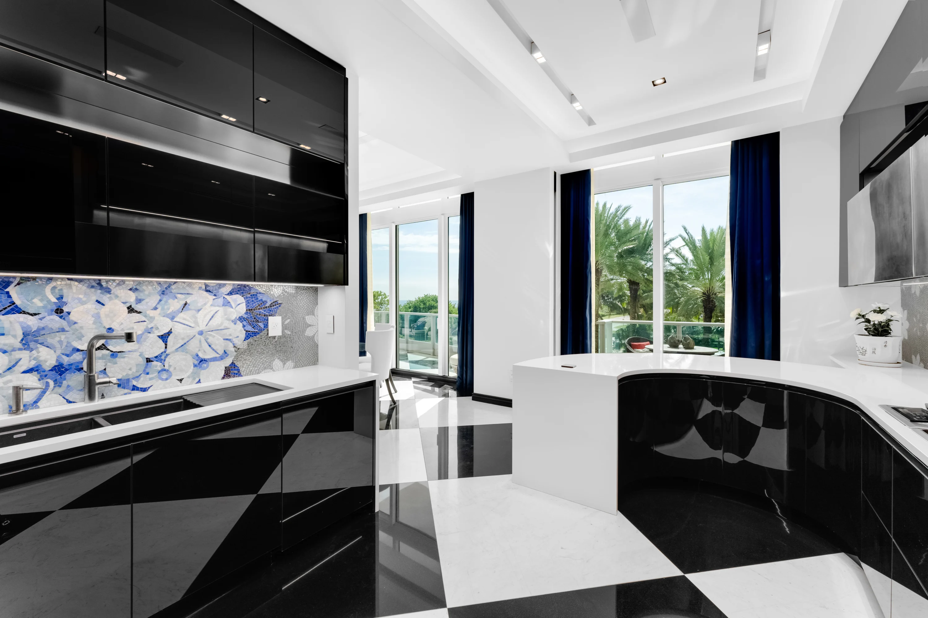 1455 Ocean Drive, Beach House 1, Miami Beach, Florida 33139 - 1455_Ocean_Dr_11_mmkvf6