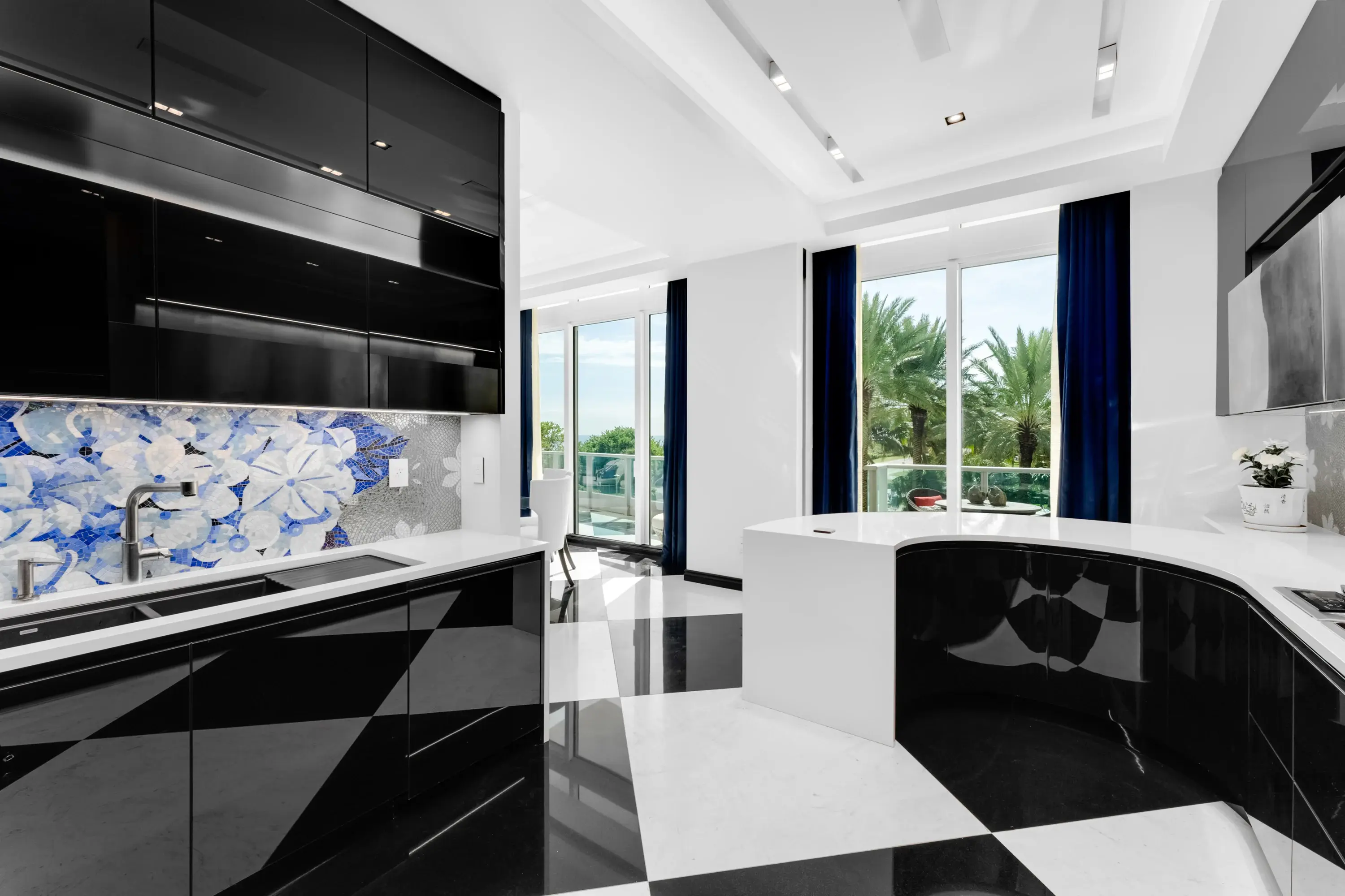 1455 Ocean Drive, Beach House 1, Miami Beach, Florida 33139 - 1455_Ocean_Dr_11_mmkvf6