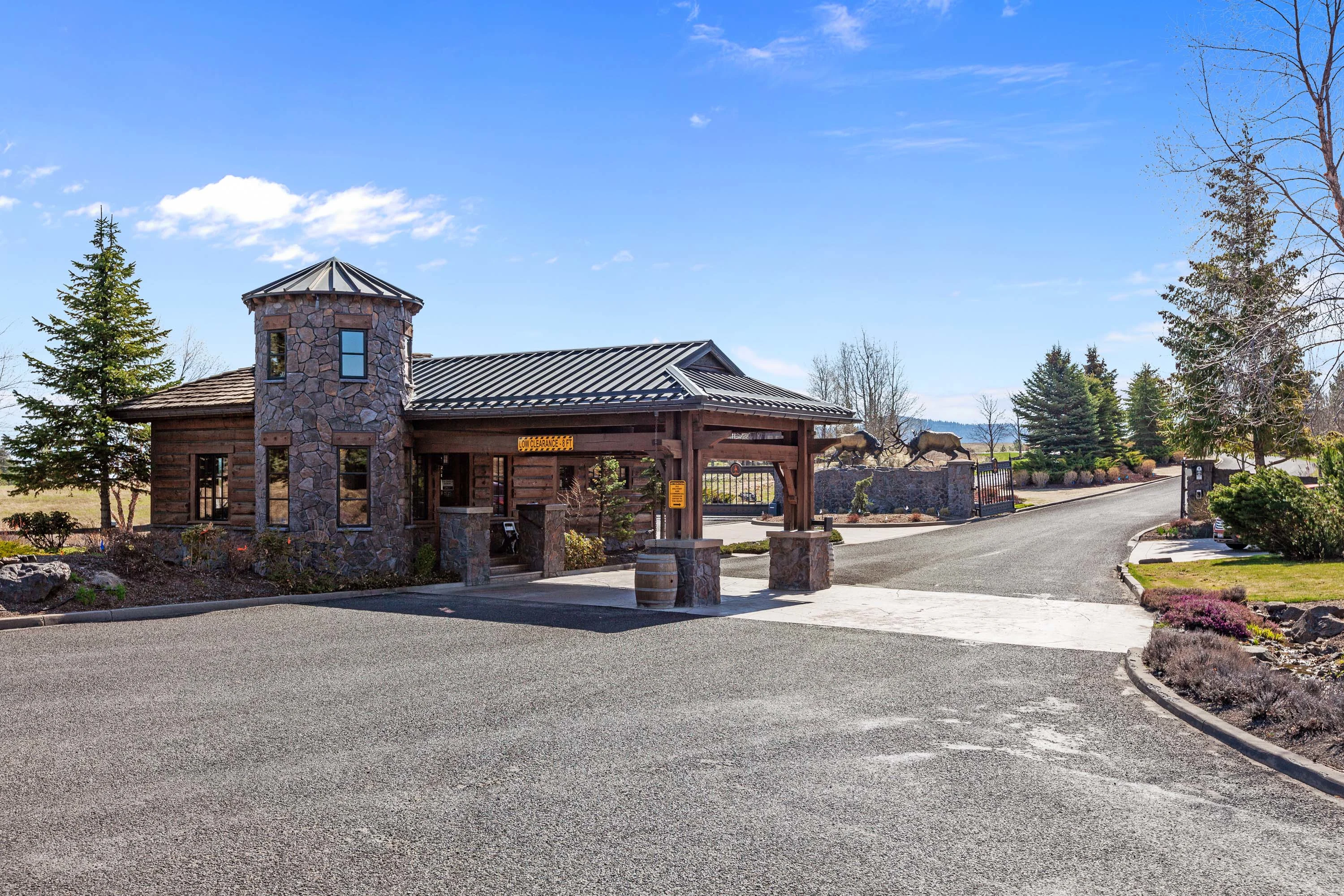 5468 West Carnelian Drive, Pynewoods Estate | The Golf and Lake Club at Black Rock, Coeur d'Alene, Idaho 83814 - 51_-_BlackRockGate_nhlu5q