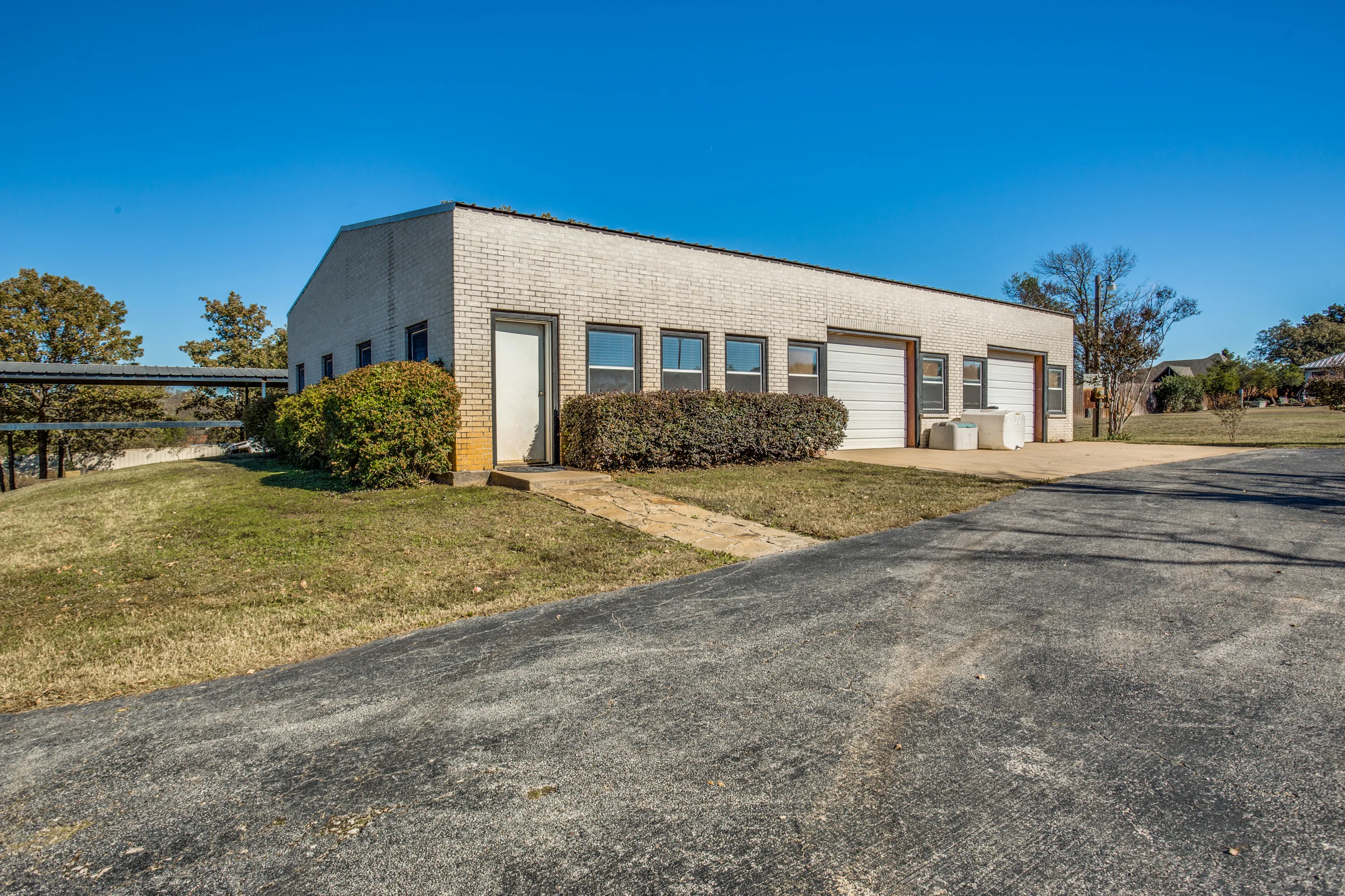 909 Little School Road, Dallas/Fort Worth, Texas 76060 - 909-little-school-road-kennedale-texas29_u4q0bu