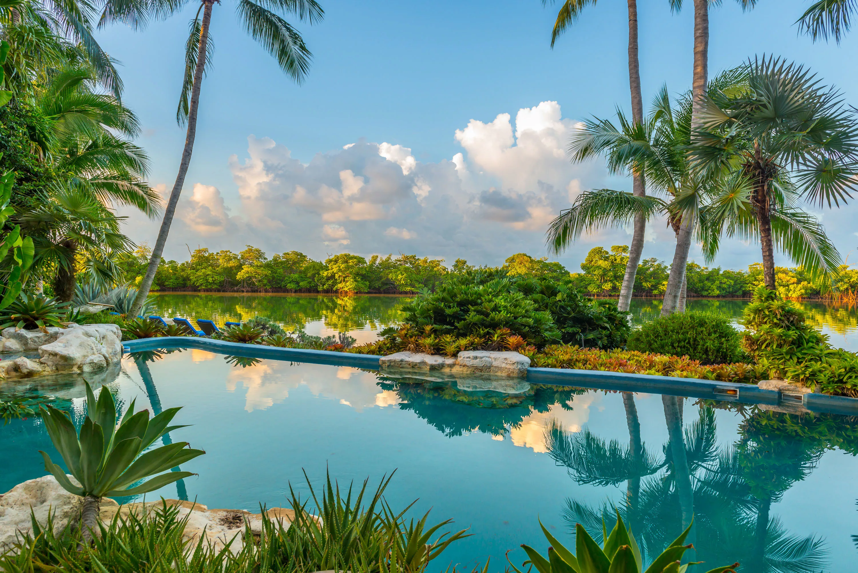 960 Harbor Drive, Key Biscayne, Florida 33149 - 960-harbor-drive-key-biscayne-florida48_ux2ujl