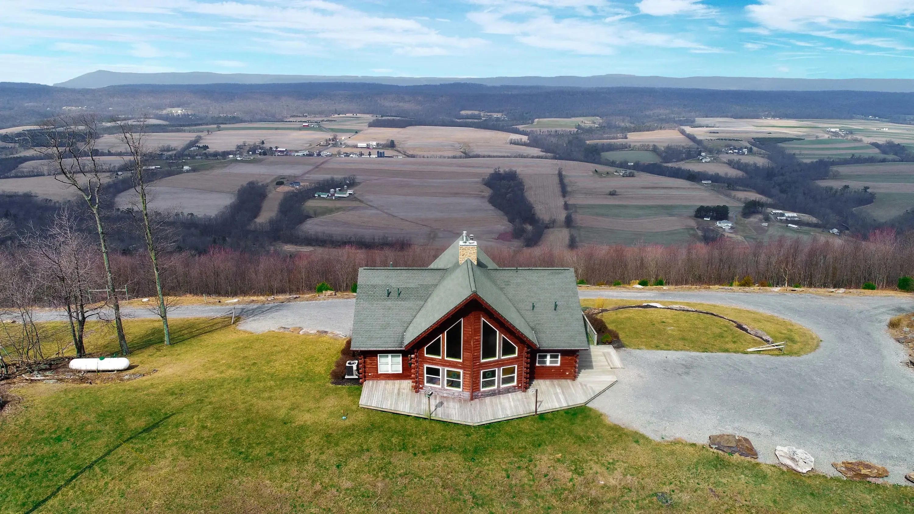 1981 Luxemburg Road, Lykens, Pennsylvania 17048 - 1981-luxemburg-road-lykens-pennsylvania01_vlfs1e
