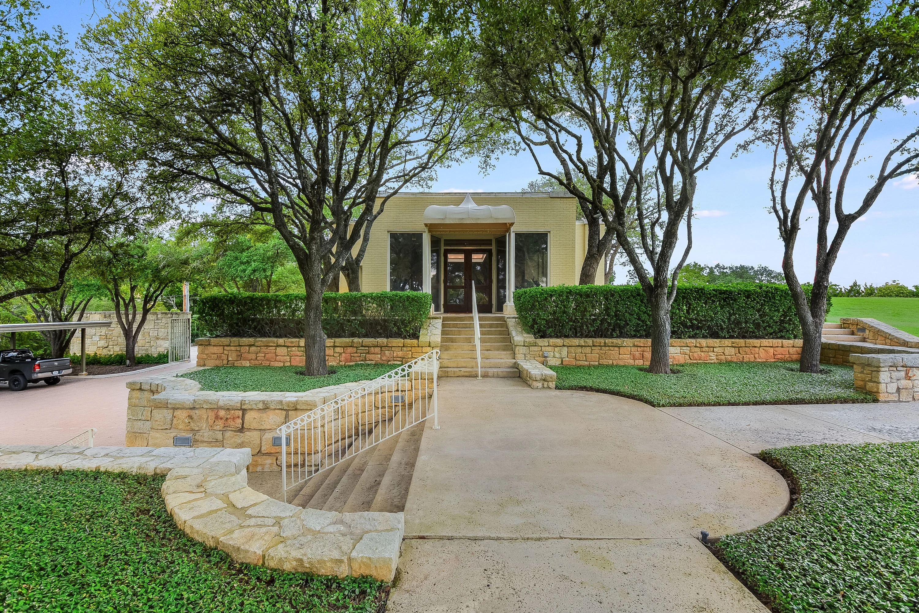 444 Sidney Baker Street South, Texas Hill Country, Texas 78028 - 444-sidney-baker-street-south-kerrville-texas27_vnm2j2
