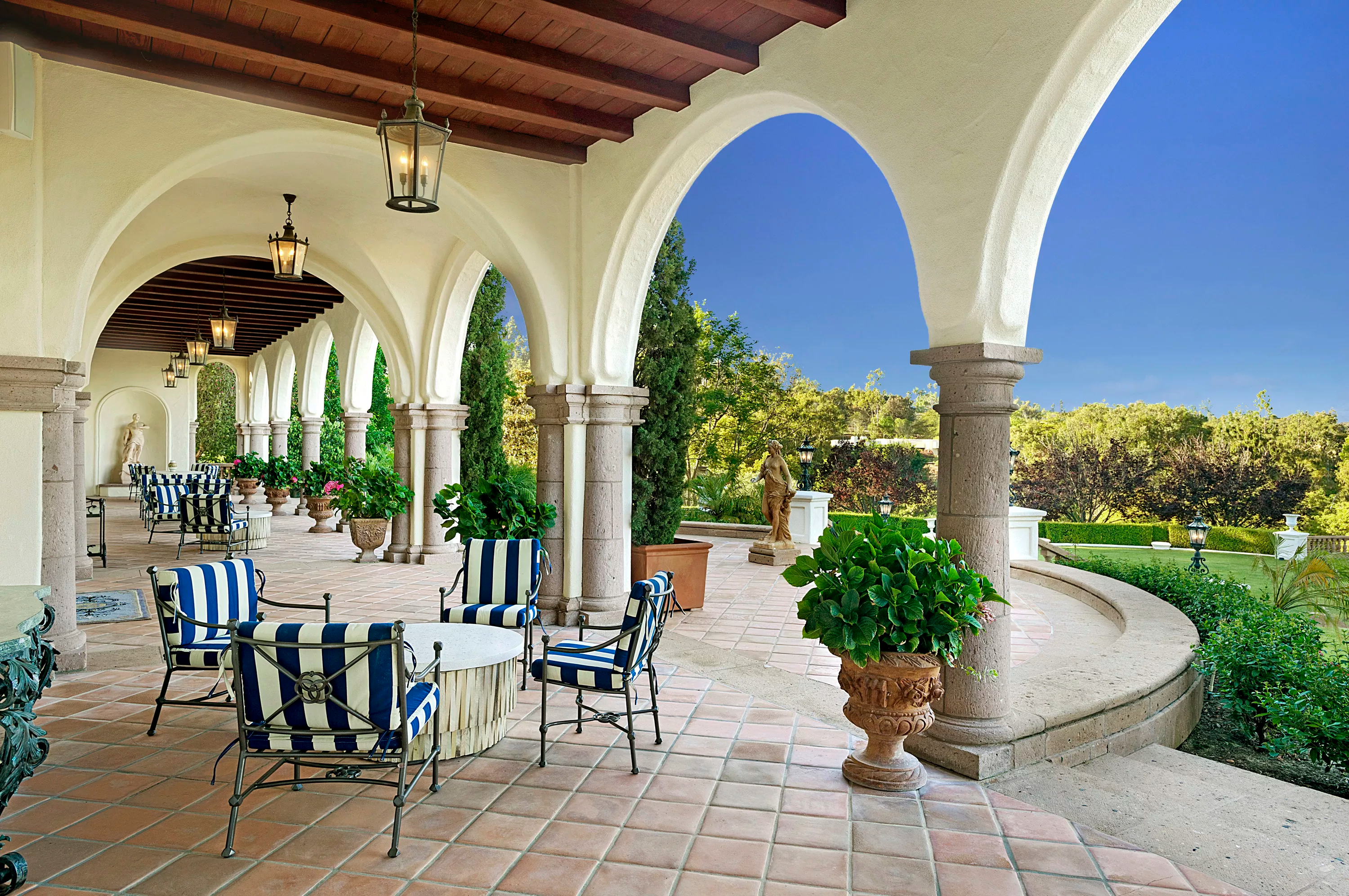 5425 Los Mirlitos Street, Rancho Santa Fe, California 92067 - el-milagro-5425-los-mirlitos-rancho-santa-fe-ca-luxury-real-estate-26_qzfxcf