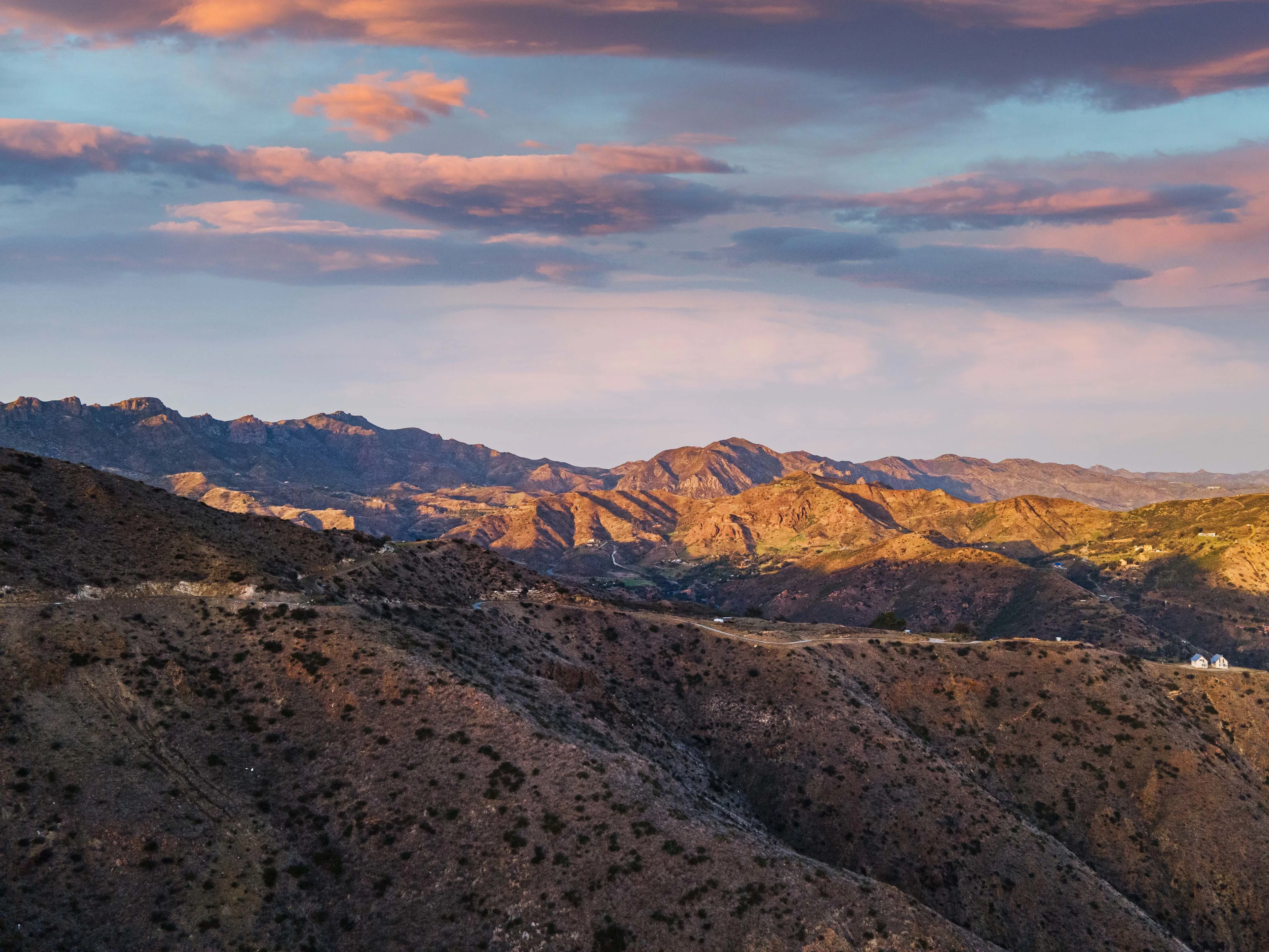 9951 Cotharin Road, Malibu, California 90265 - 9951-cotharin-road-malibu-california-02_yzwel2