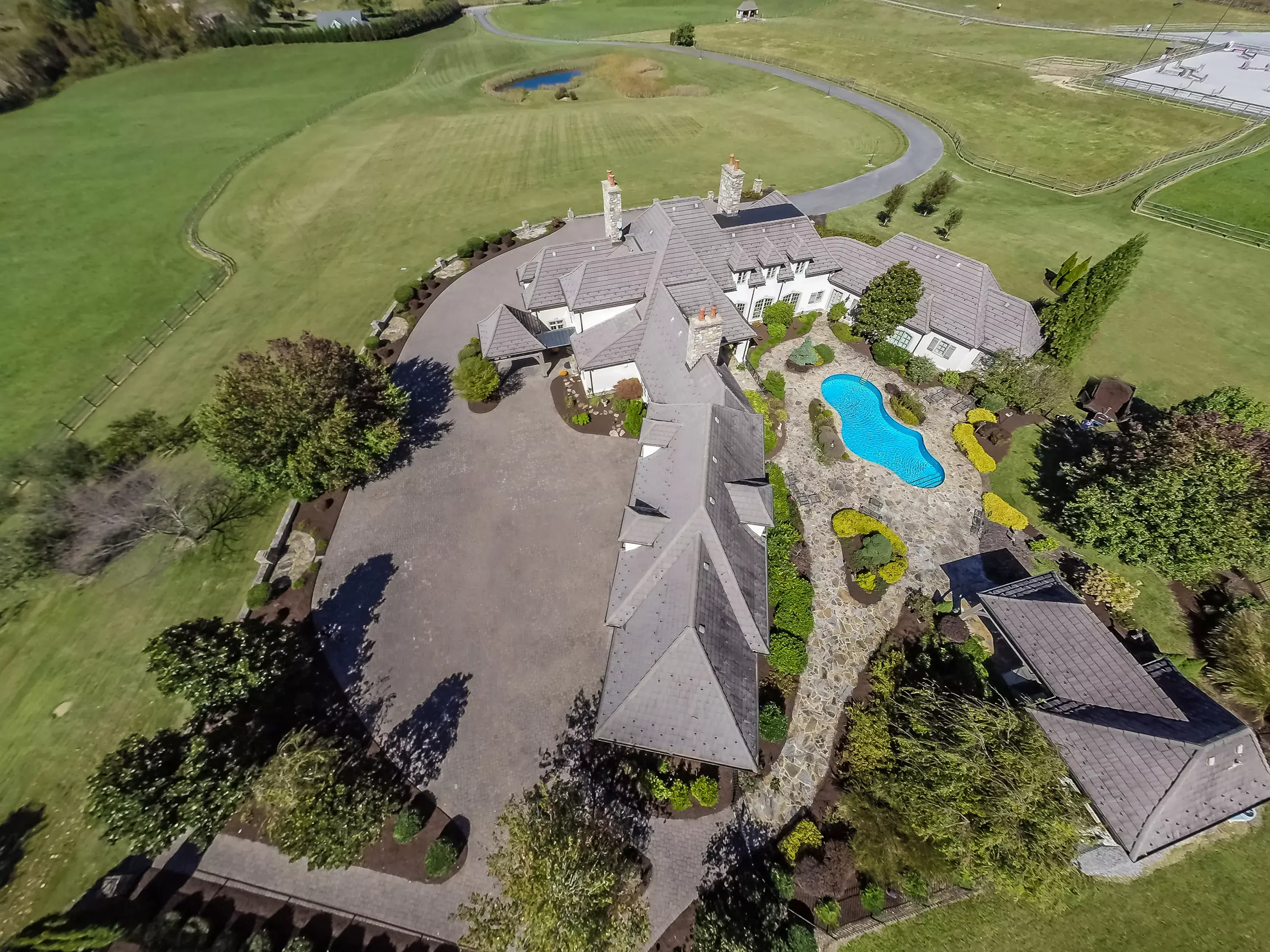 16308 Old Jonesboro Road, Bristol, Virginia 24202 - 16308-old-jonesboro-road-bristol-va-luxury-real-estate-21_bl58ti