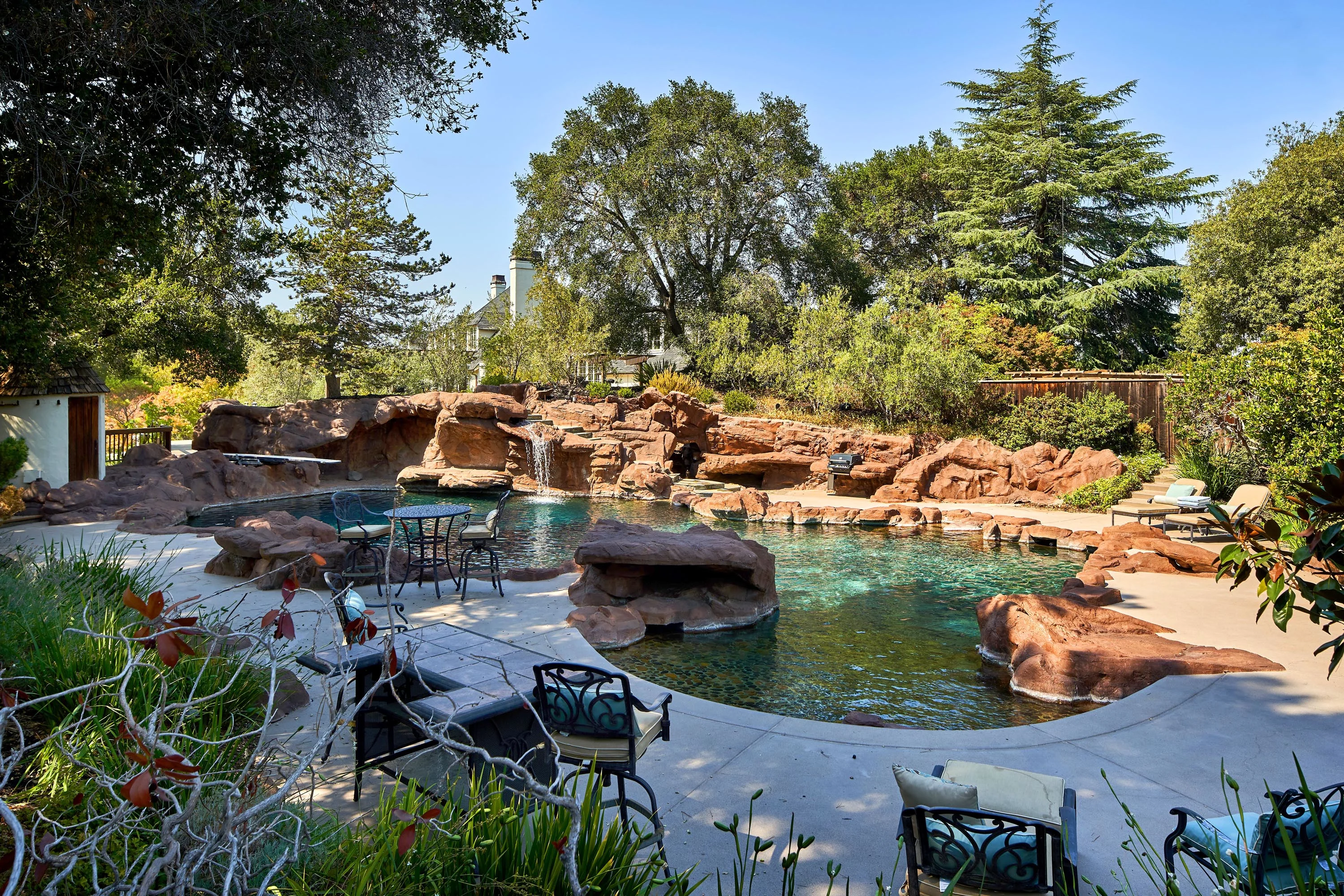 690 Loyola Drive, Silicon Valley, California 94024 - 690-loyola-drive-los-altos-hills-california63_xjb8to