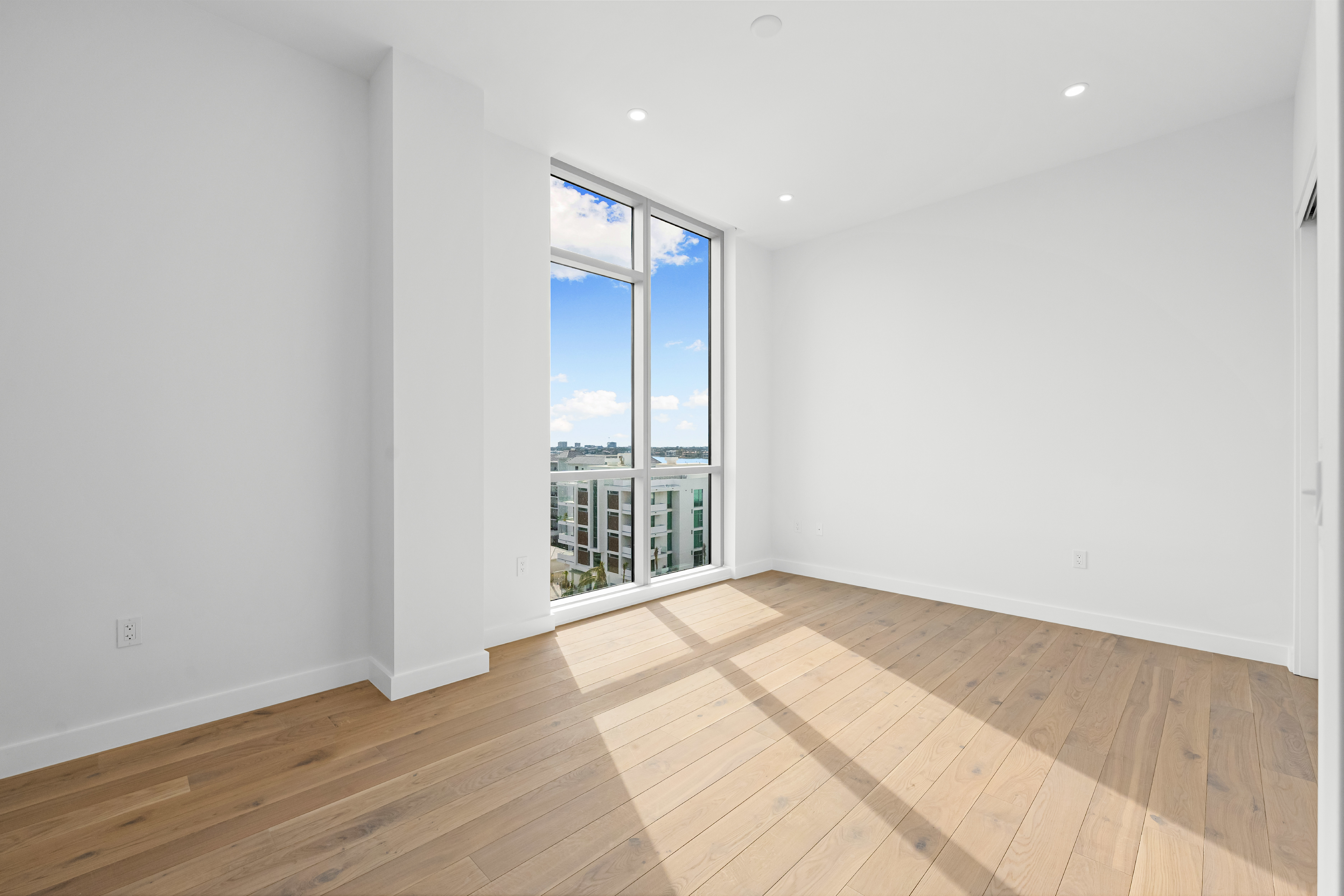 23 111 Golden Gate Point -Penthouse 701, Sarasota, FL 34236 - Luxury Real Estate - Concierge Auctions