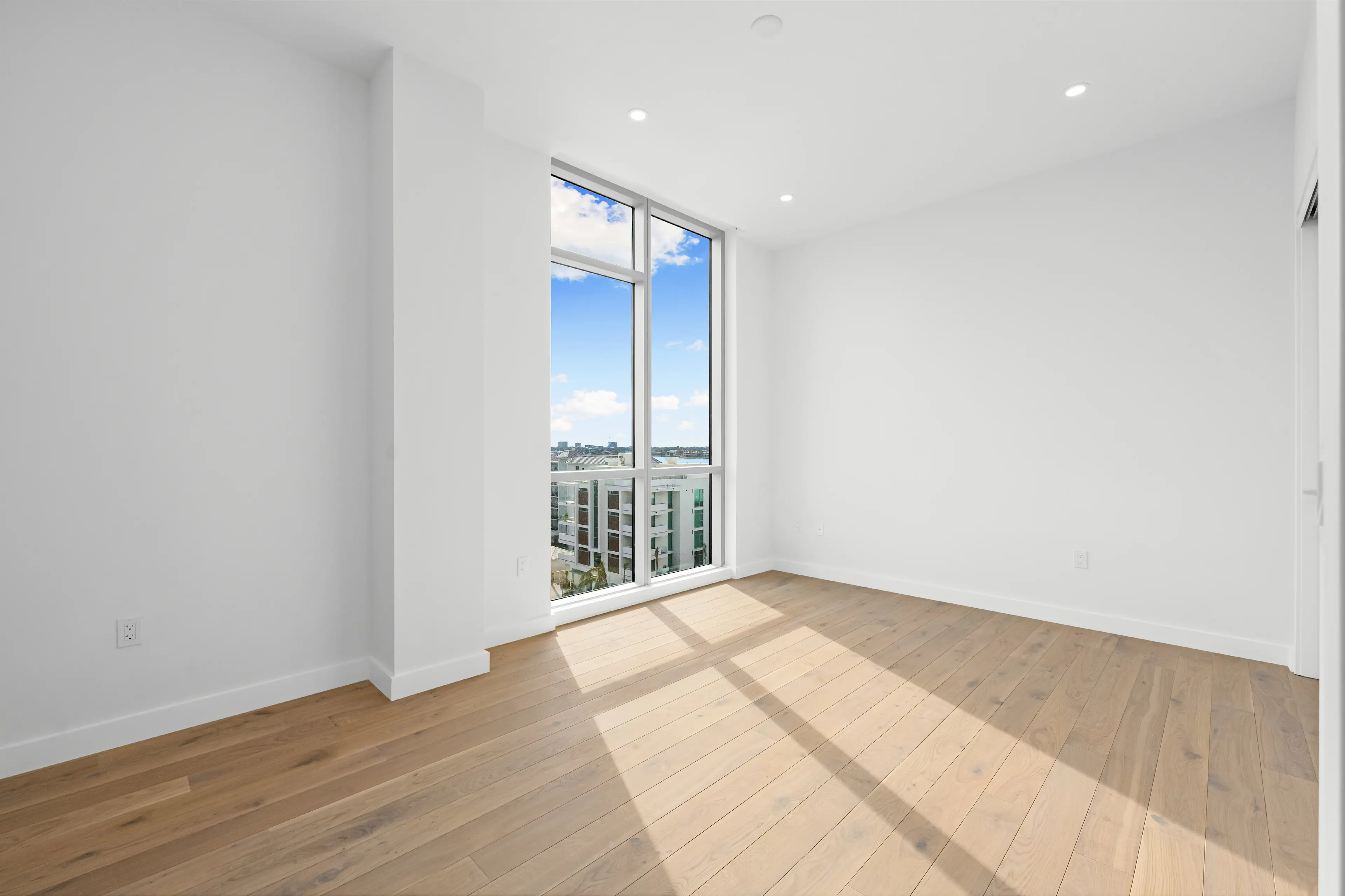 23 111 Golden Gate Point -Penthouse 701, Sarasota, FL 34236 - Luxury Real Estate - Concierge Auctions