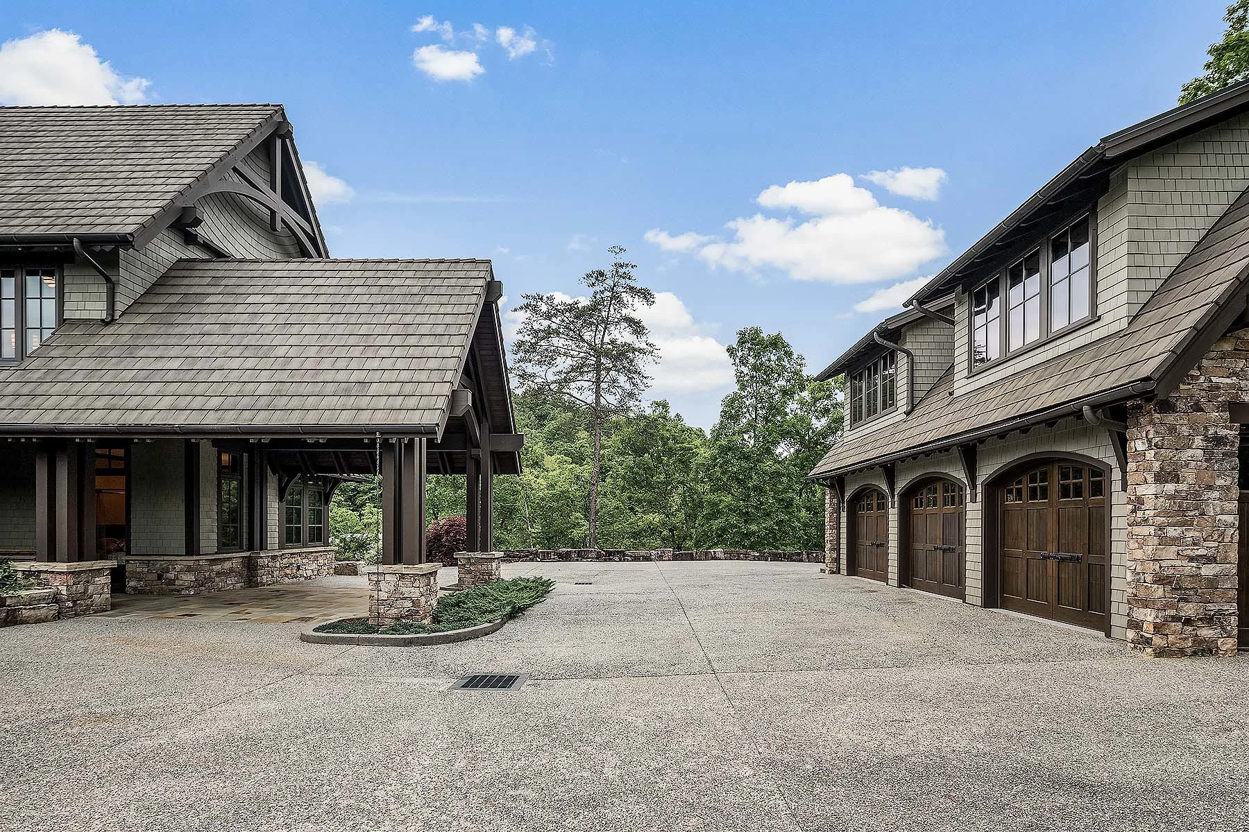 410 Lakewood Drive, Smoky Mountains, North Carolina 28713 - 410-lakewood-drive-bryson-city-north-carolina06_nwggqi