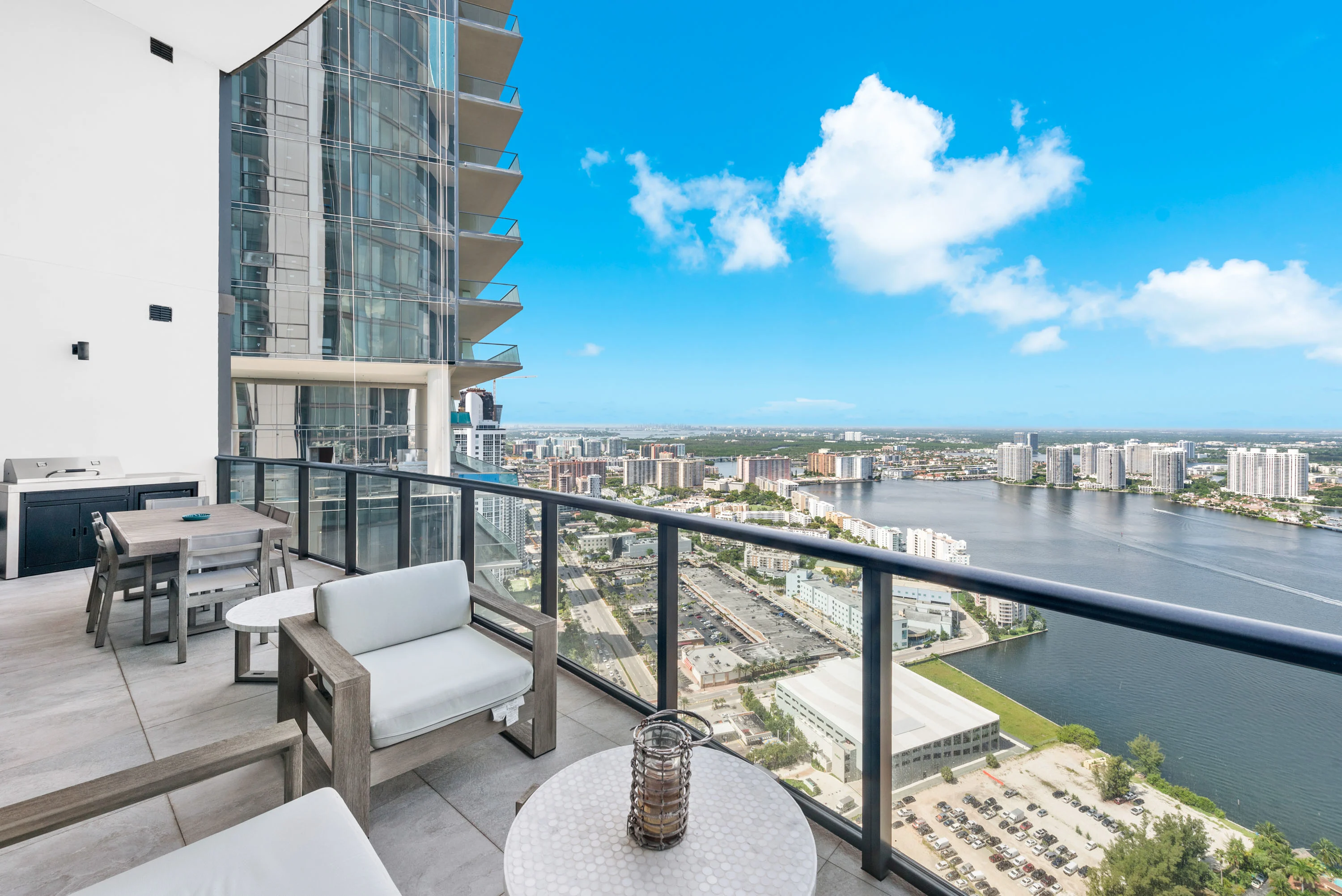 18555 Collins Ave, Apt 4603, Porsche Design Tower, Miami, Florida 33160 - 18555-collins-avenue-apartment-4603-sunny-isles-beach-florida35_adsmv8