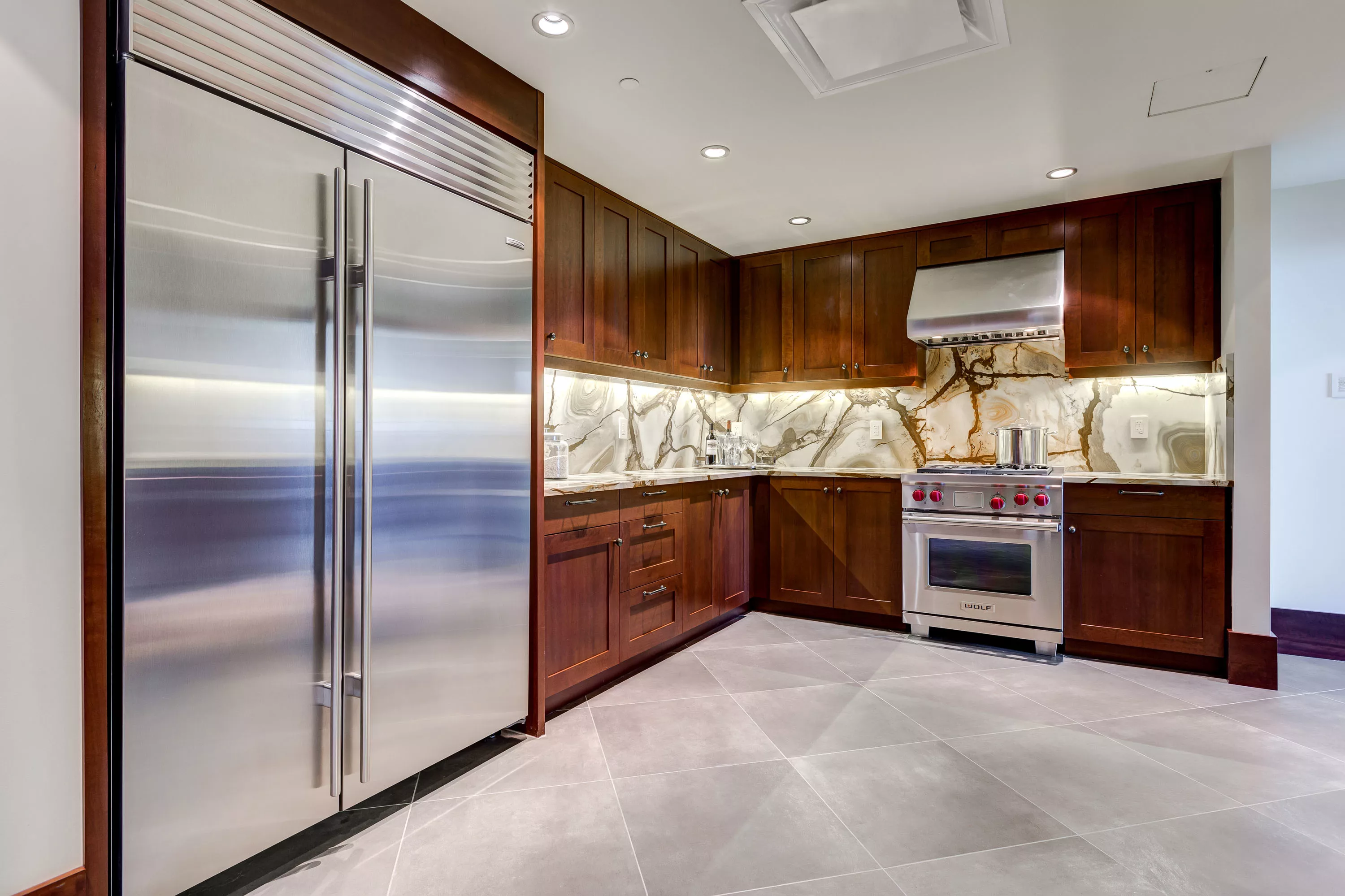 2601, 220 12th Avenue Southeast, Calgary, Alberta T2G 0R5, Canada - 2601-220-12th-avenue-southeast-calgary-alberta12_kmoaun