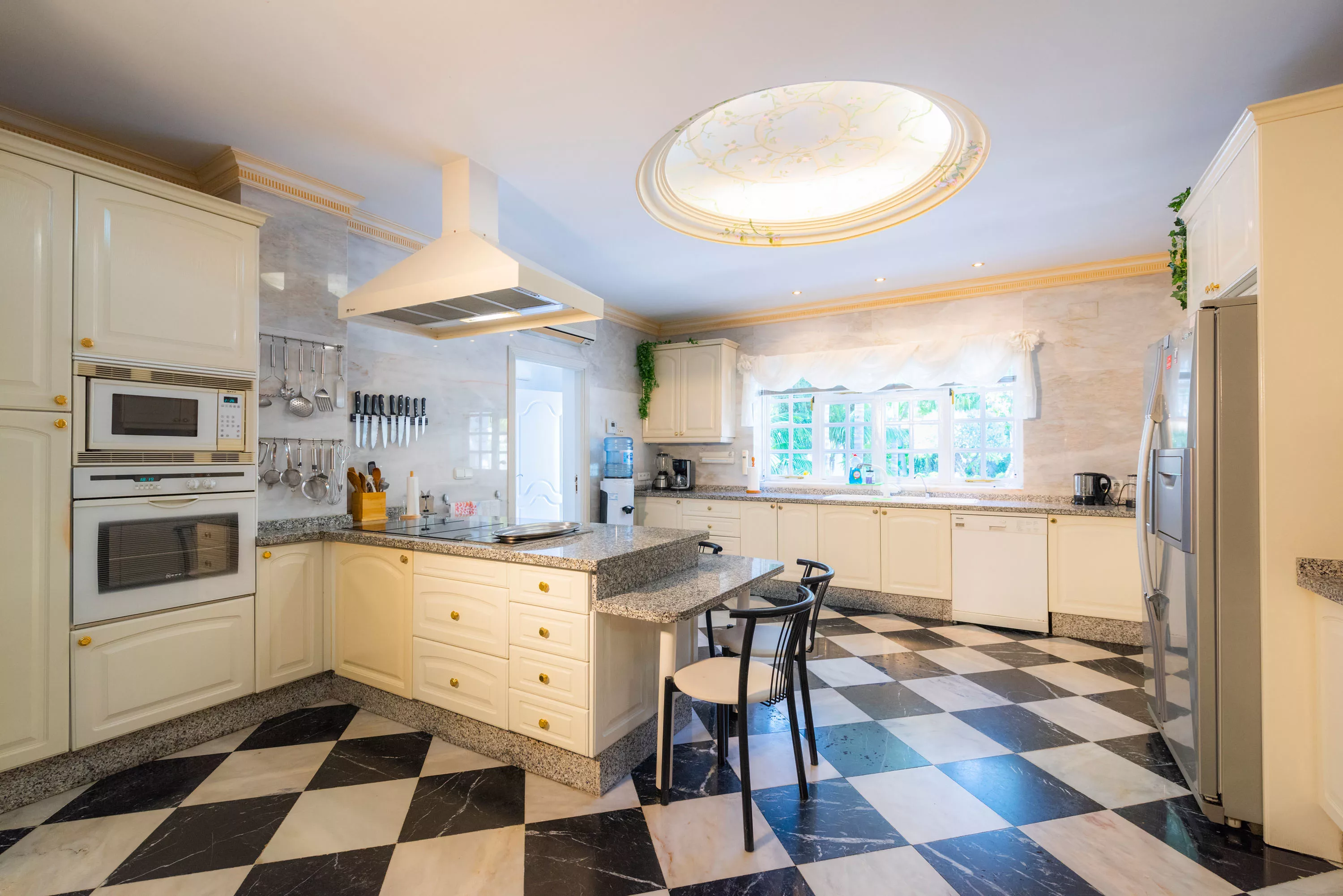 Arrabal el Rodeo 7, Marbella, Malaga 29660, Spain - el_martinete_marbella_spain_18_ehhnu1