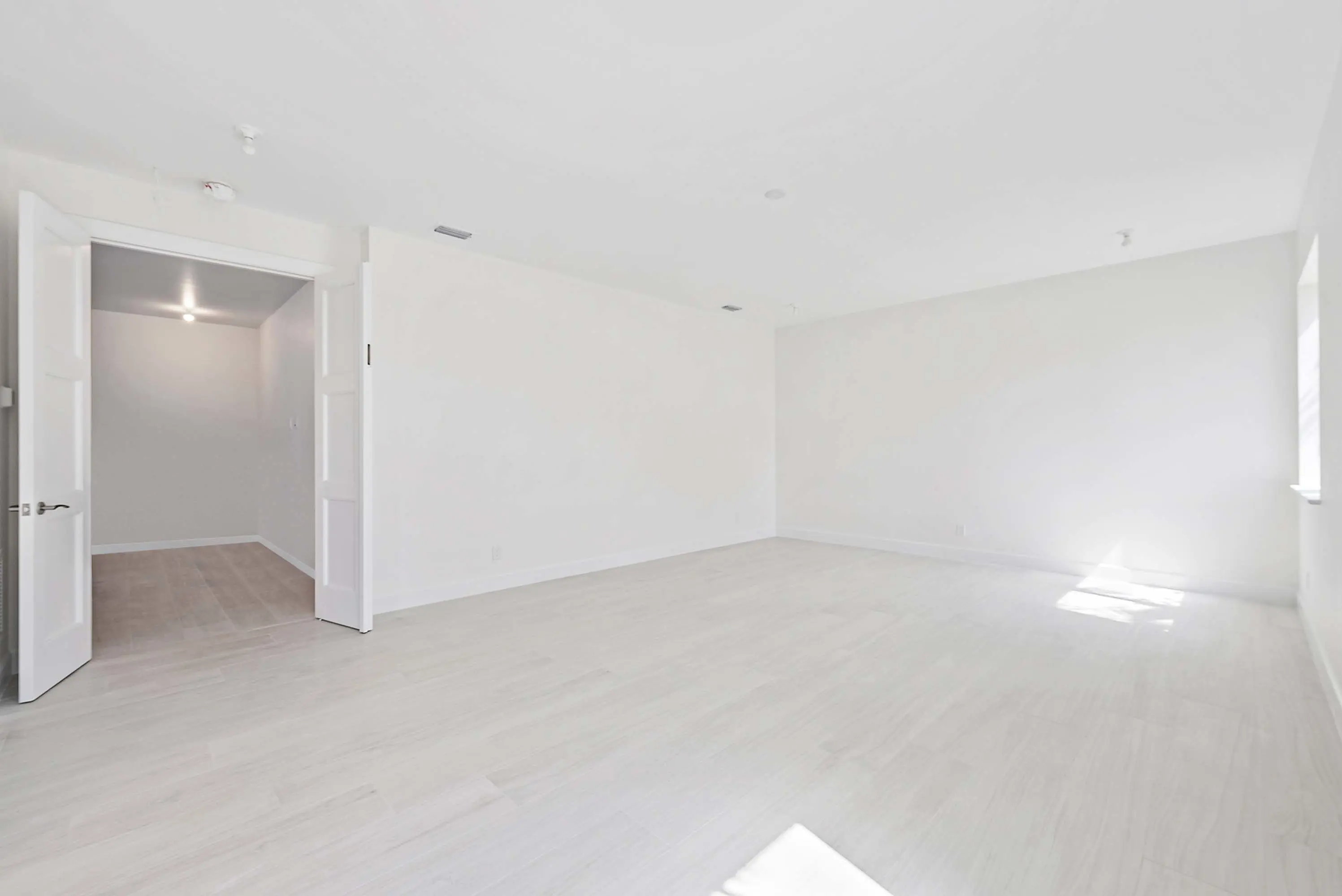 06 7916 South Ocean Drive - Luxury Real Estate - Concierge Auctions