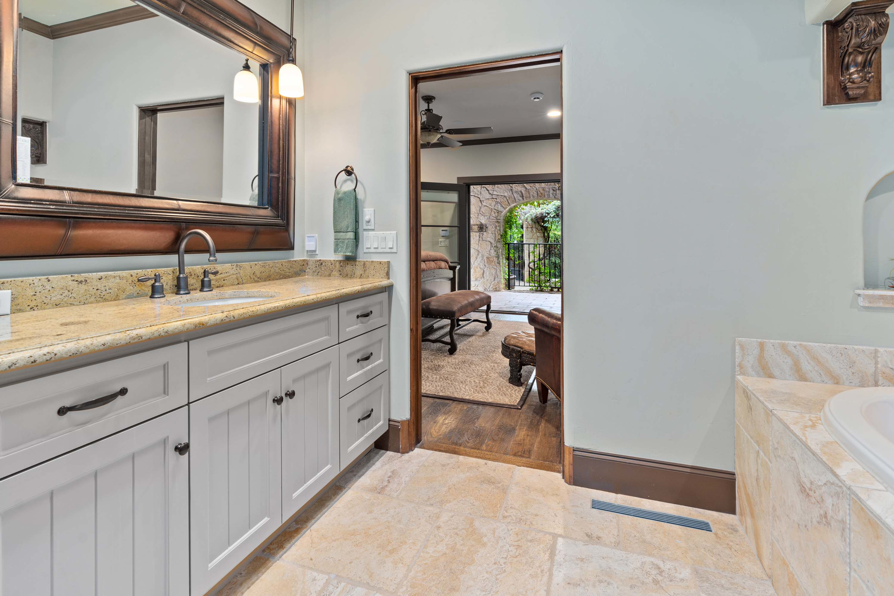 17 1011 Lakeview Point Drive - Luxury Real Estate - Concierge Auctions