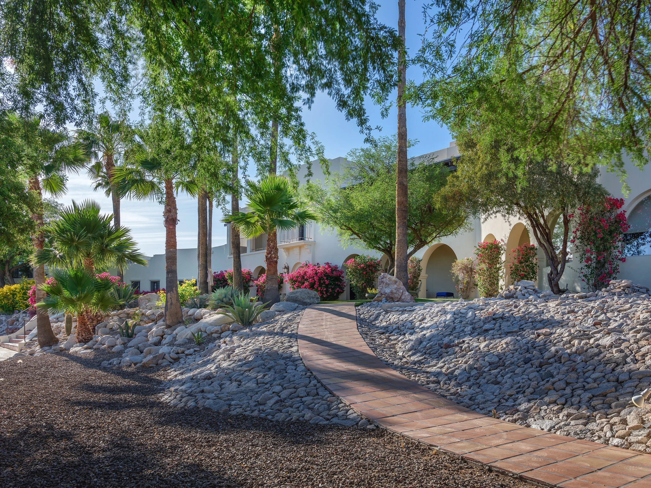 5201 North Hacienda Del Sol Road, Tucson, Arizona 85718 - Eleven_Arches_35_bwgvqf