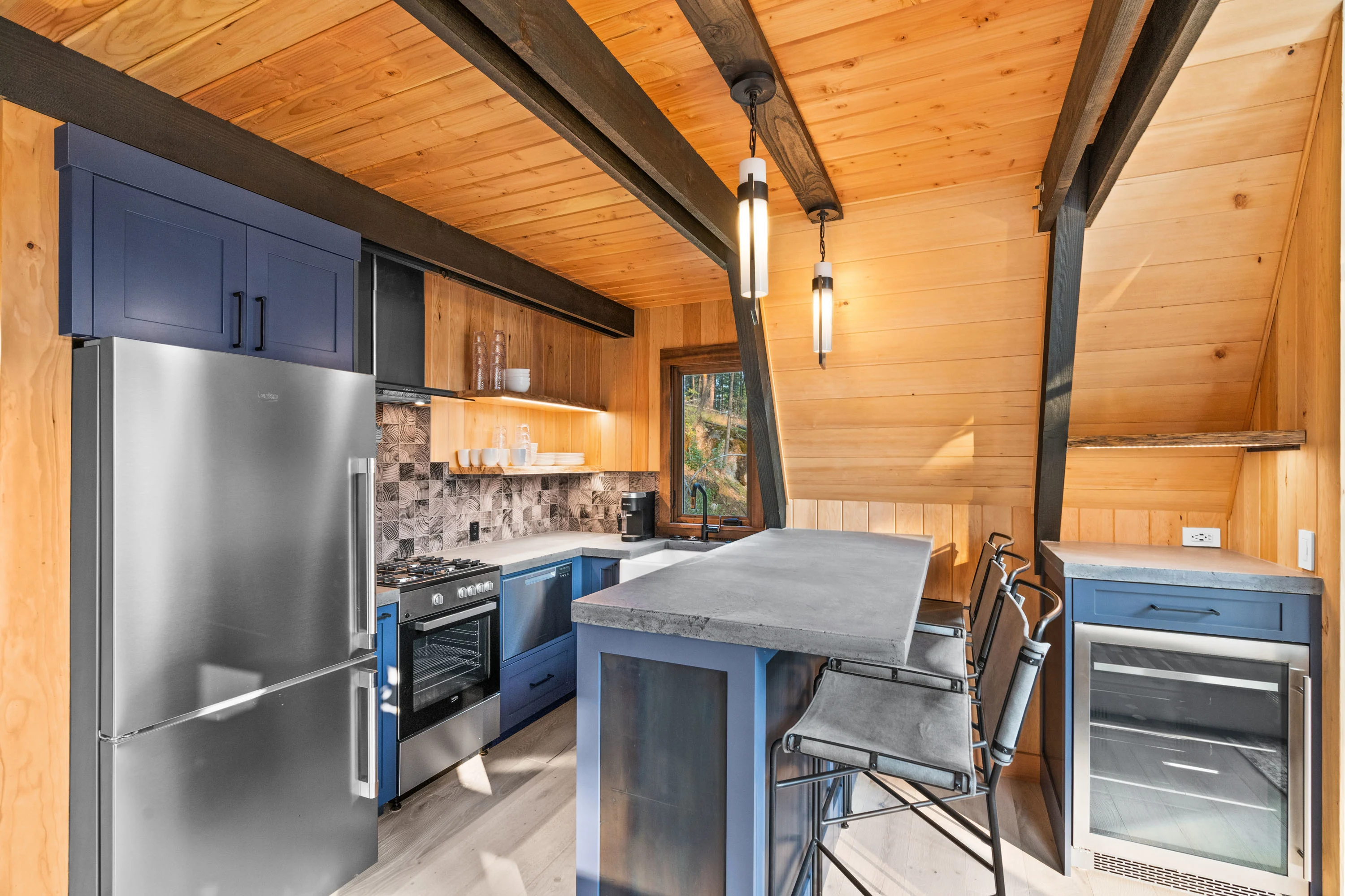 31 Forest Path Drive, Whitefish, Montana 59937 - On_The_Rocks_Treehouse_08_y4eefj