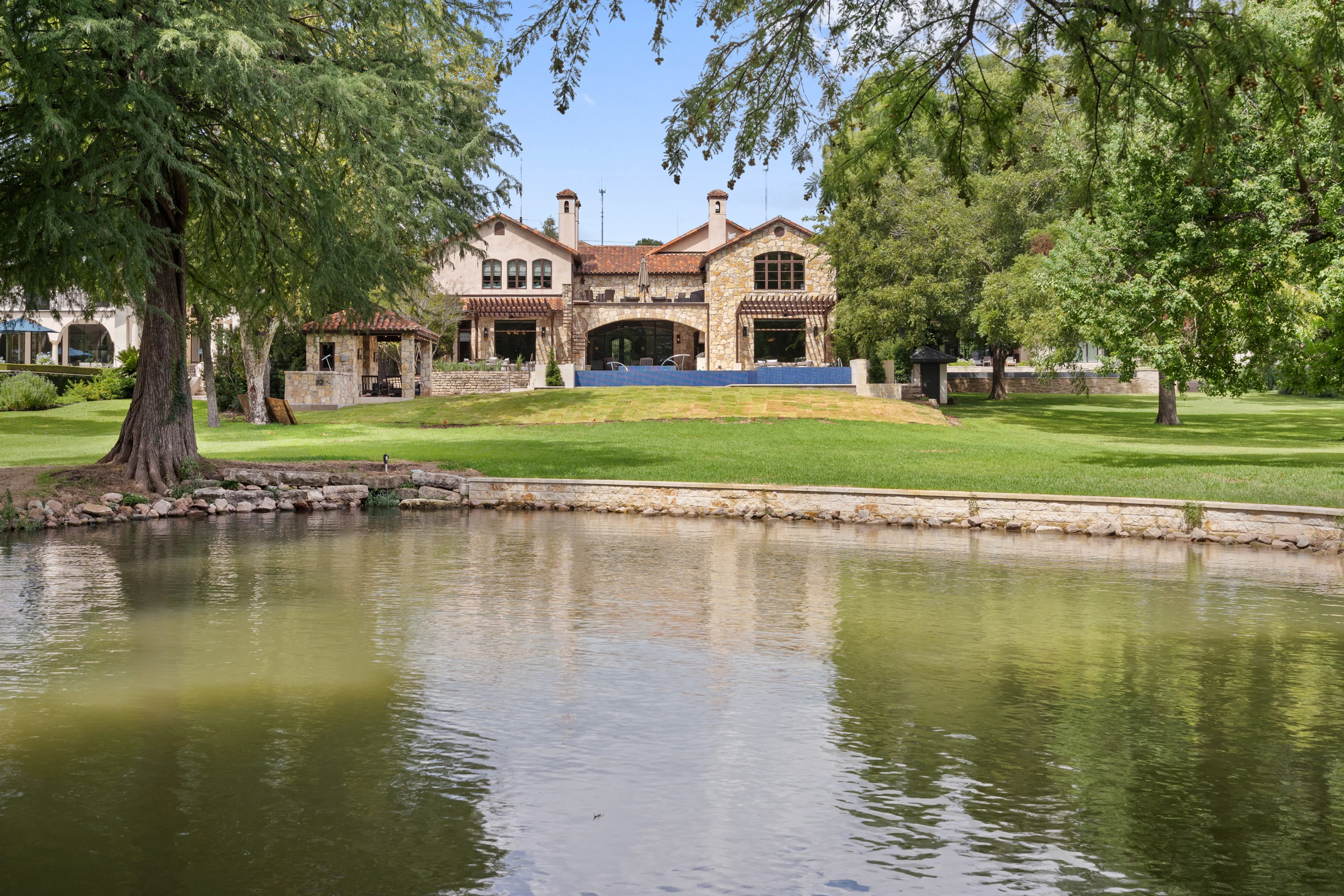 2611 Westlake Drive, Austin, Texas 78746 - 2611-westlake-drive-austin-texas21_pnfl72