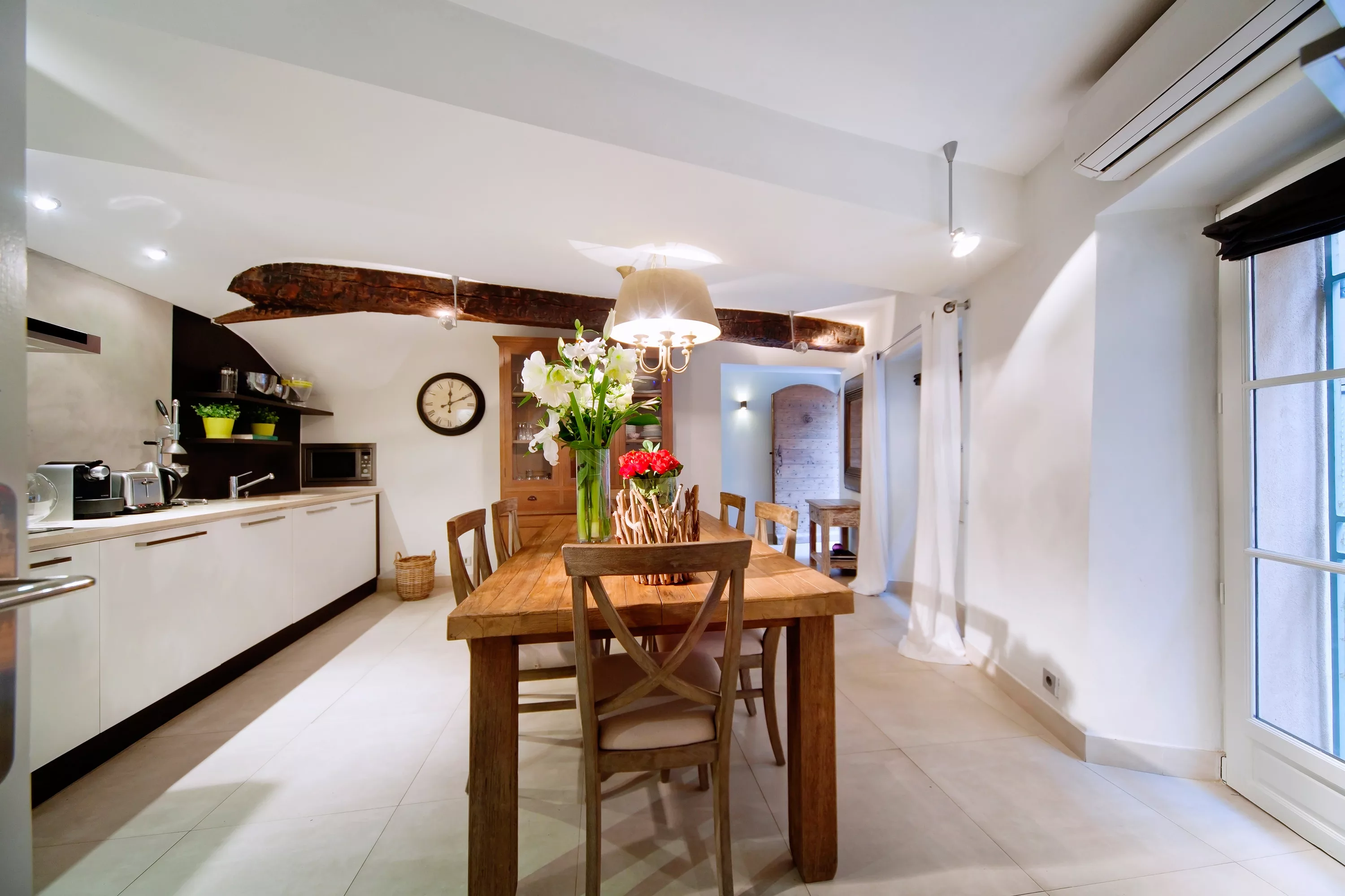 2-4 Rue de Pecheurs, La Ponche, Saint Tropez, 83990, France - villa-la-ponche-saint-tropez-france-luxury-real-estate-15_e3yqiz