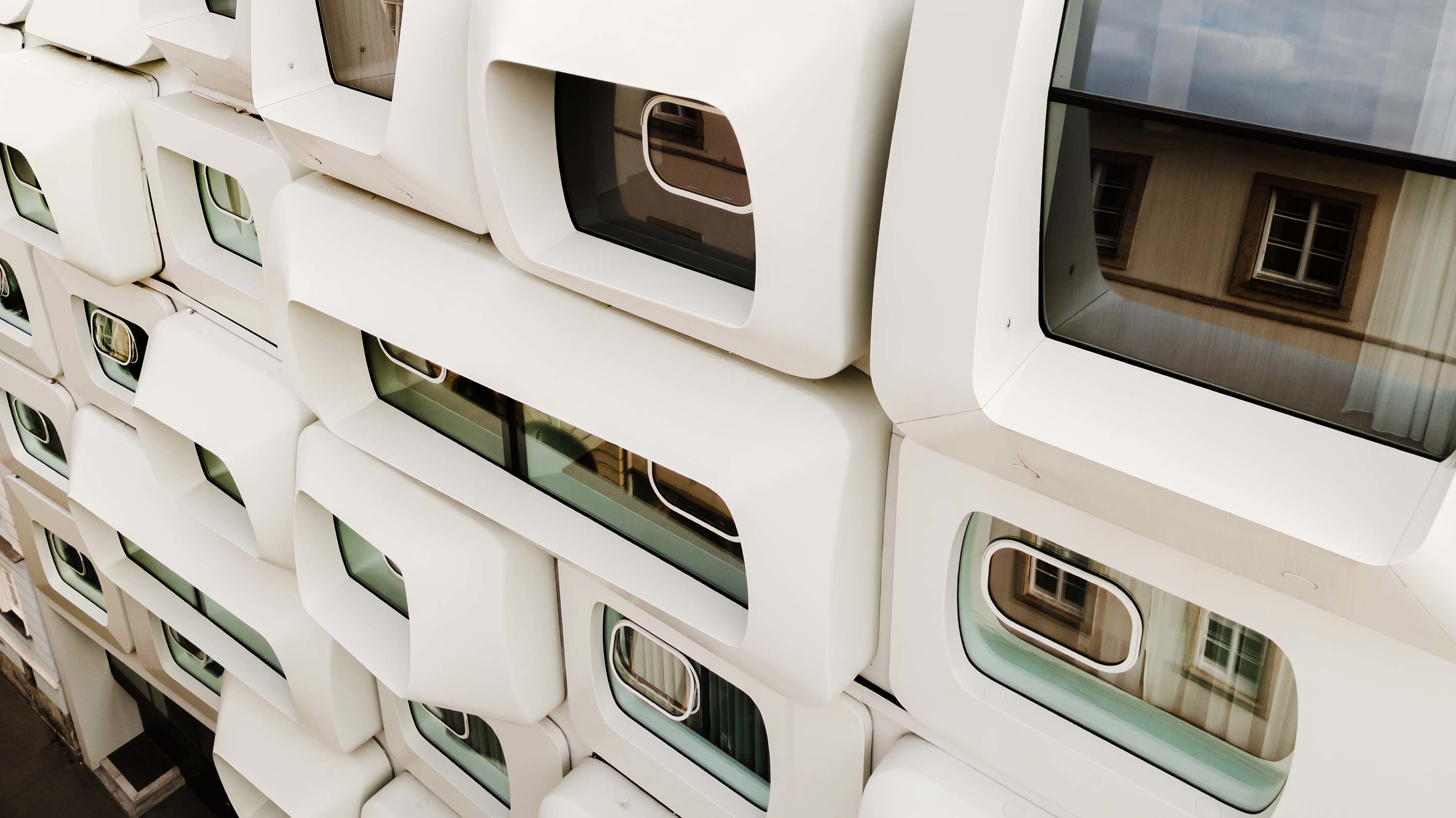 33 ARGOS by Zaha Hadid - Luxury Real Estate - Concierge Auctions