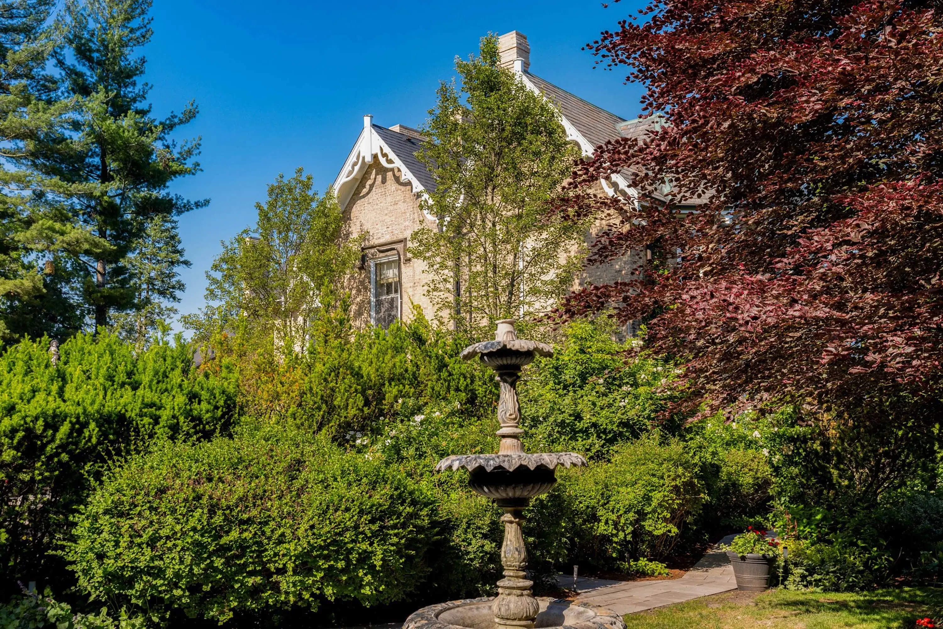 1 Banfield Street, Paris, Near Toronto, Ontario N3L2N3, Canada Matterport Tour