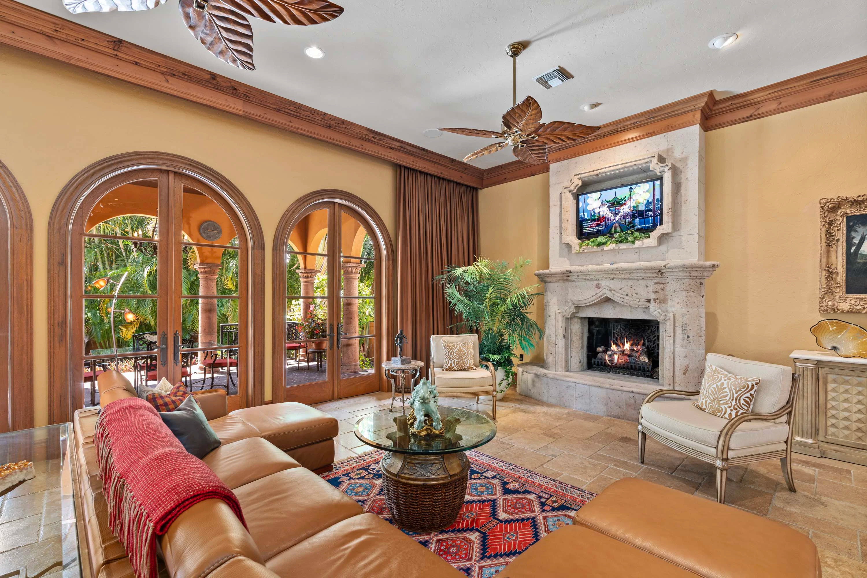 1924 Lincoln Drive, Sarasota, Florida 34236 - 5_-_1924_LNCOLN_RD_HR_ADJ_016_ahk0mx