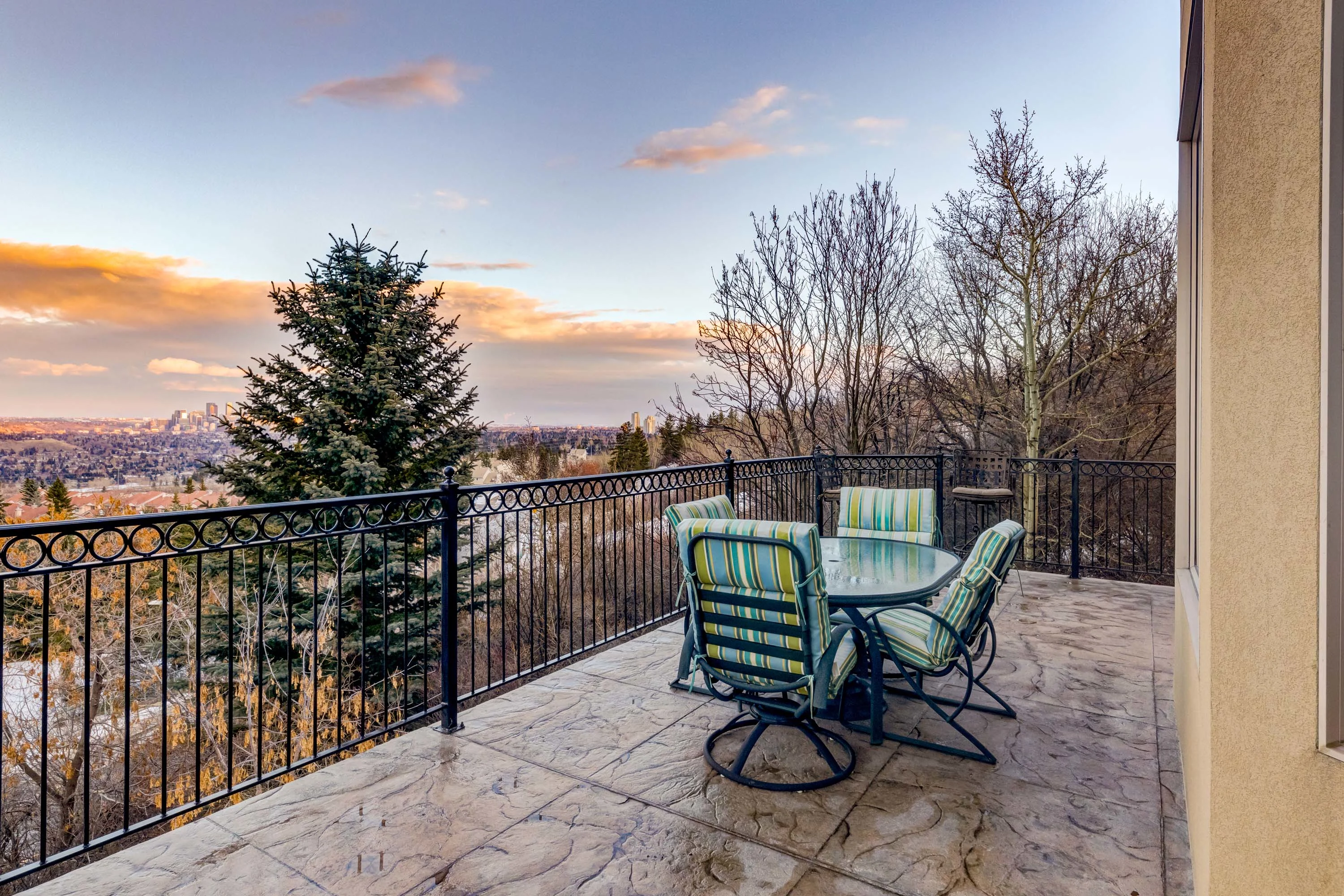 42 W Patina Ln SW, Calgary, Alberta T3H 3N4 , Canada - 42-w-patina-lane-33_dgccio