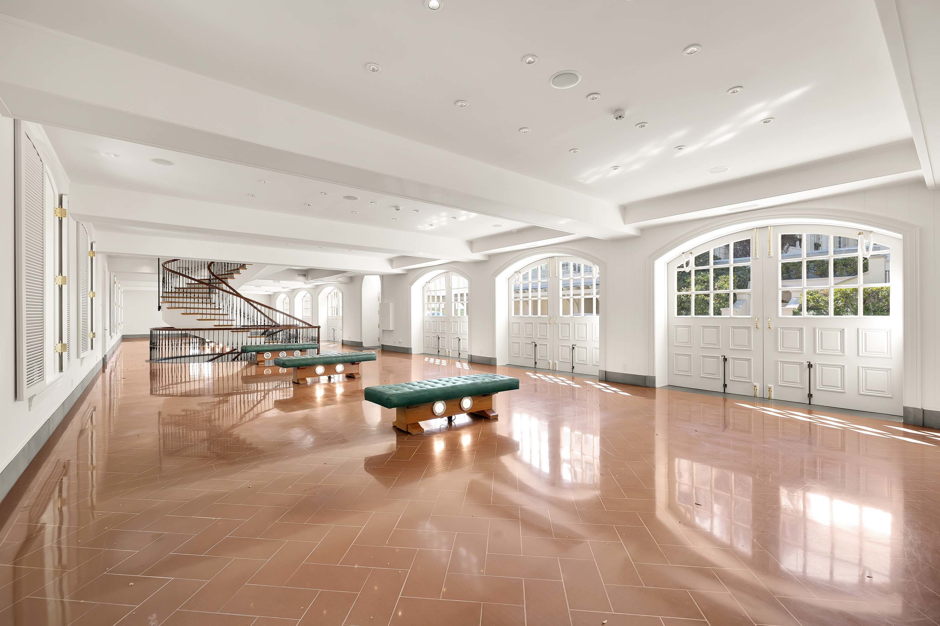 43 11900 River Rd, Potomac, MD 20854 - Luxury Real Estate - Concierge Auctions