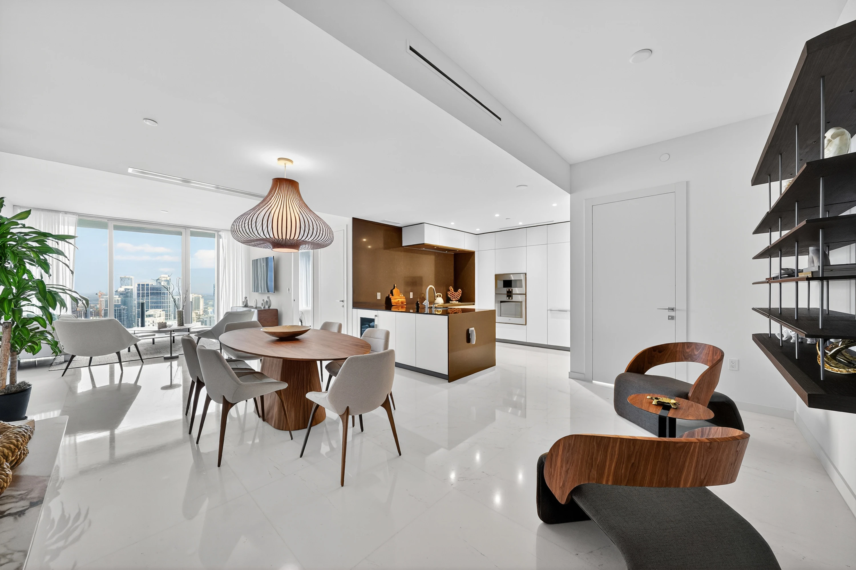 002 300 Biscayne Boulevard Way