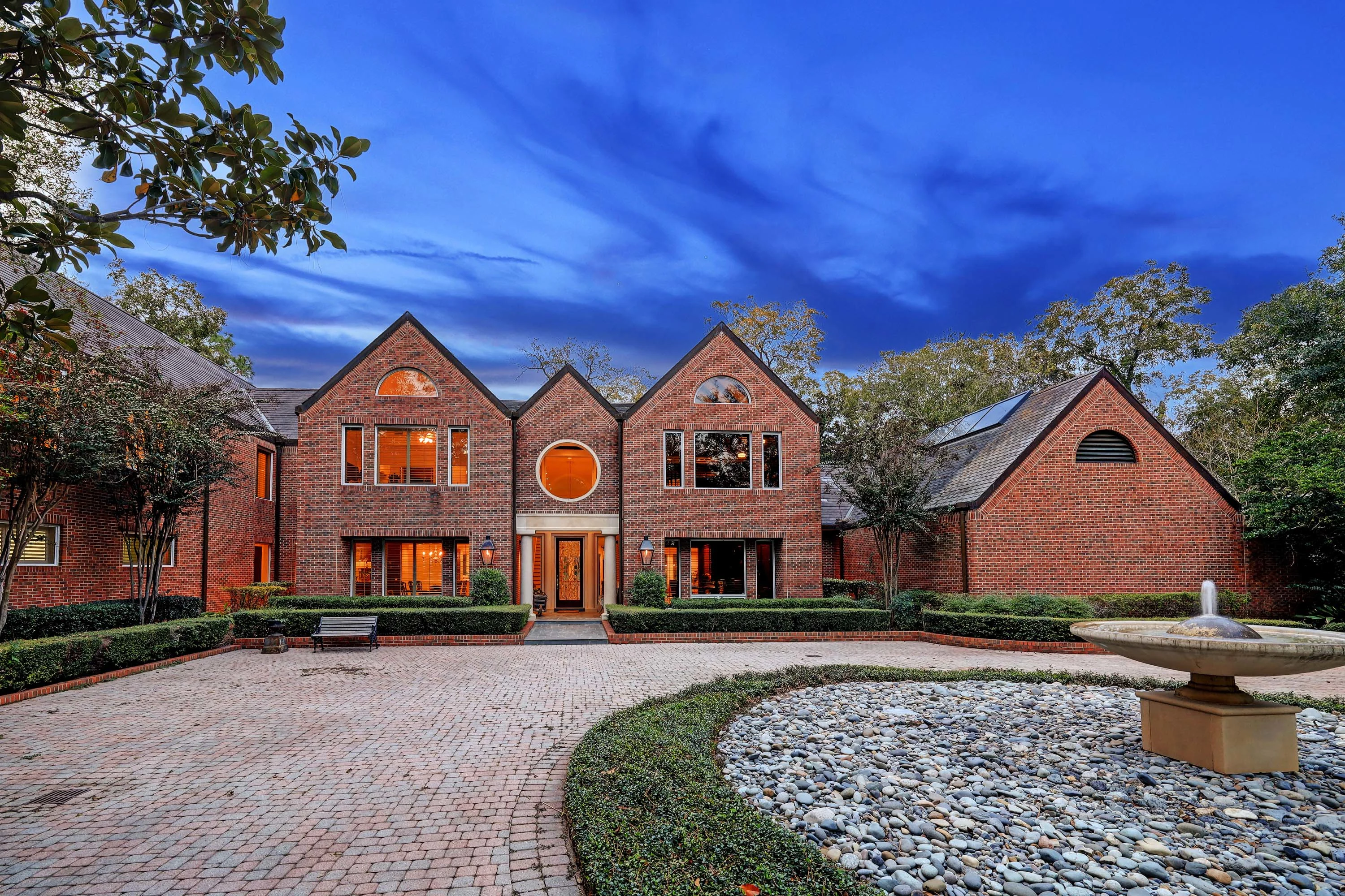 427 West Alkire Lake Drive, Sugar Land, Houston Area, Texas 77478 - 8_-_Alkire_Lake_W_427_IMG_006Front_1_1_vz3jfb