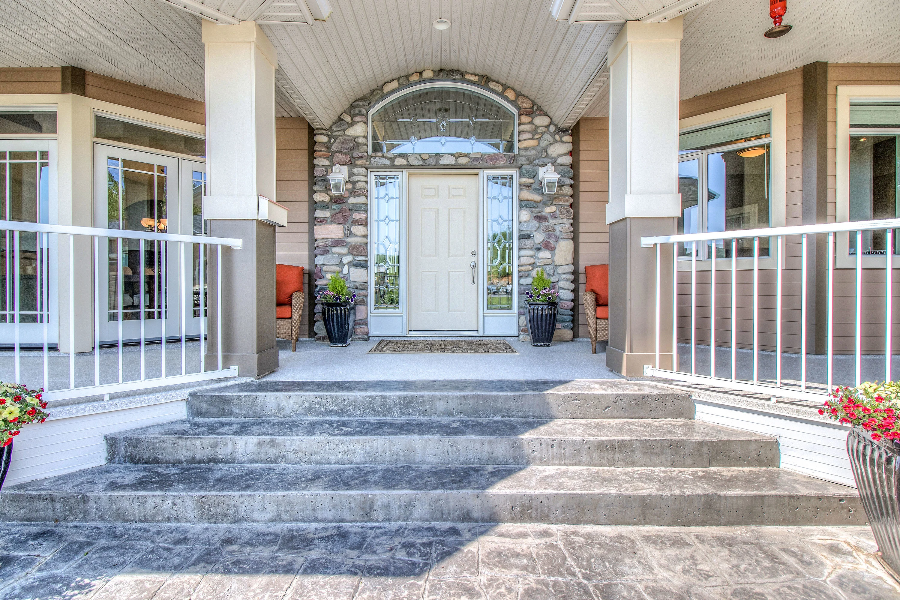 290156 160 Street W, Near Calgary, Alberta T2J 2P9, Canada - 290156-160-street-rural-foothills-county-alberta-canada03_hskaau