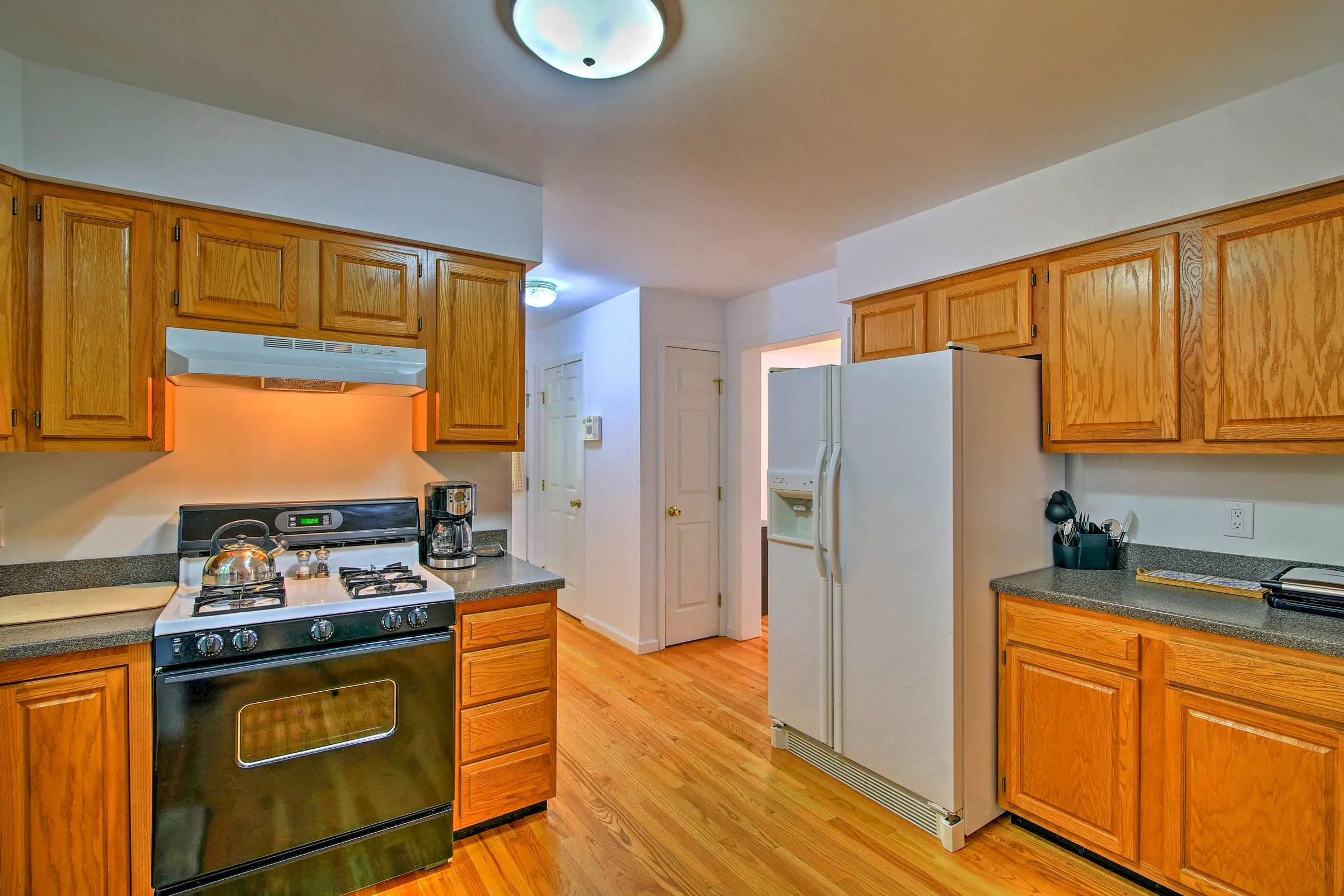 51 Walker Street, The Berkshires, Massachusetts 01240 - a0Ff200000SmgQgEAJ_romn1y