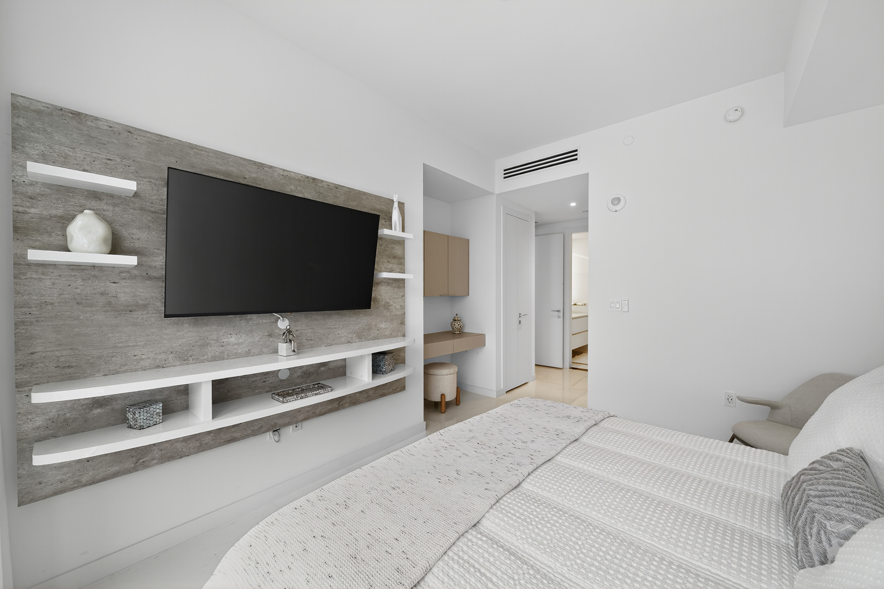 019 300 Biscayne Boulevard Way