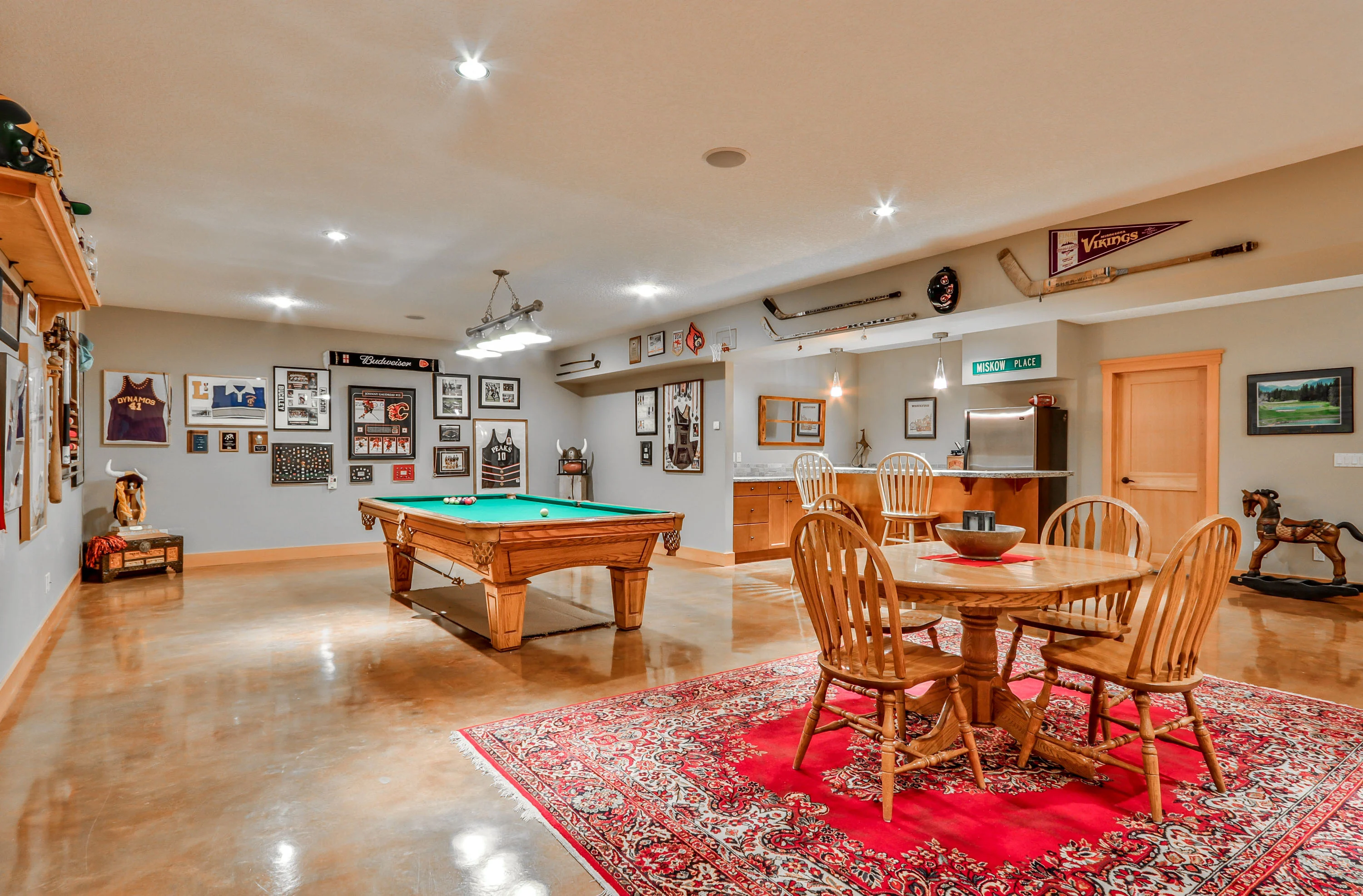 251 Miskow Close, Canmore, Alberta T1W 3G7, Canada - 251-miskow-close-canmore-alberta-canada26_lrkmmz