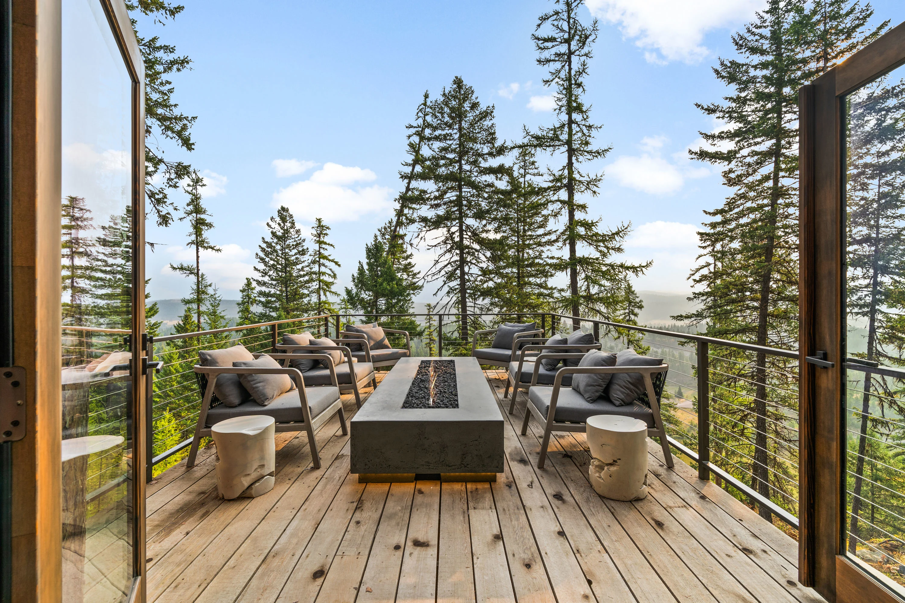 31 Forest Path Drive, Whitefish, Montana 59937 - On_The_Rocks_Treehouse_13_djxnqn